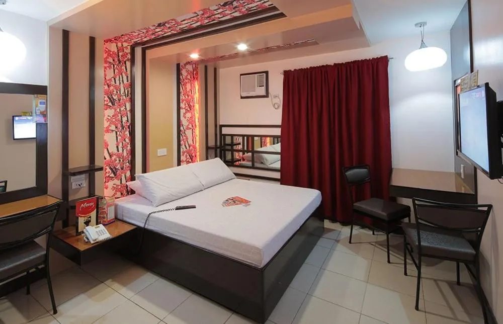 Bedroom, Bed in Hotel Sogo Cebu