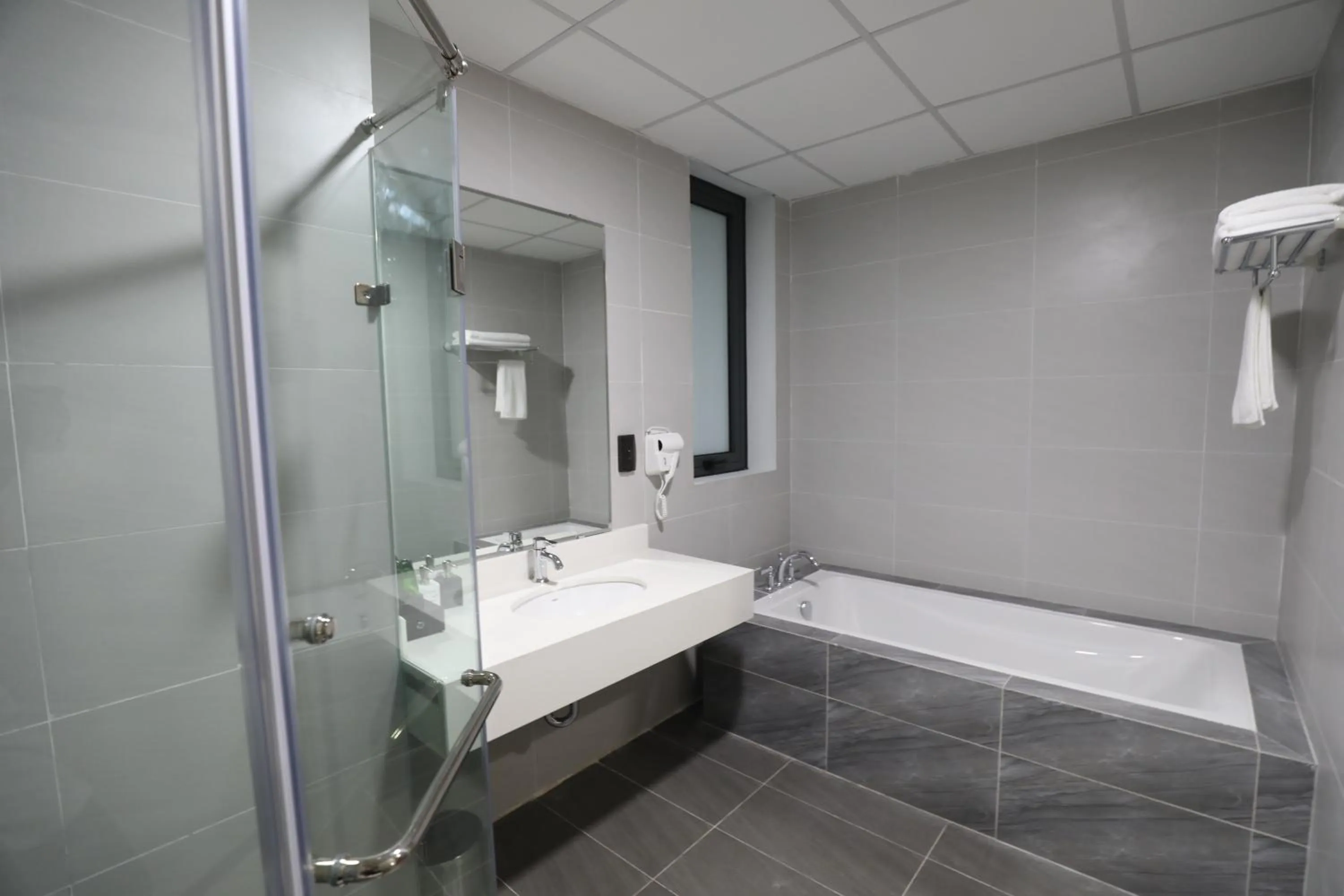 Shower in Lang Can Boutique Hotel