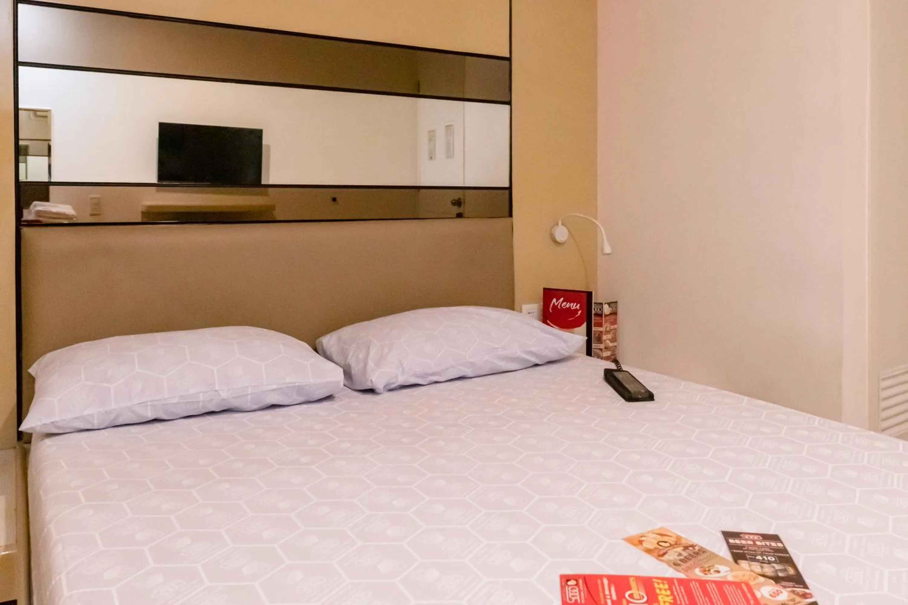 Bed in Hotel Sogo Novaliches