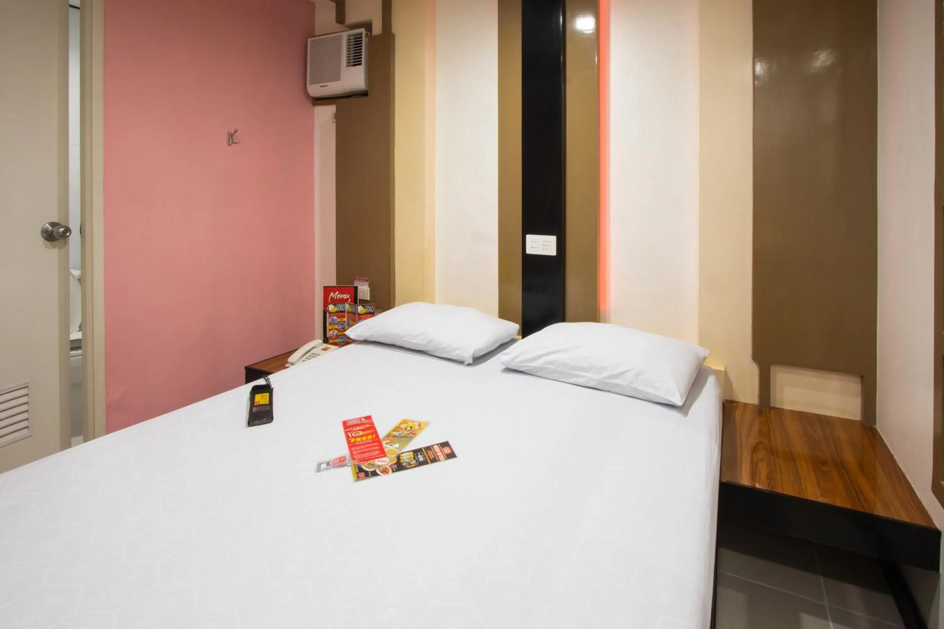 Bed in Hotel Sogo Santolan