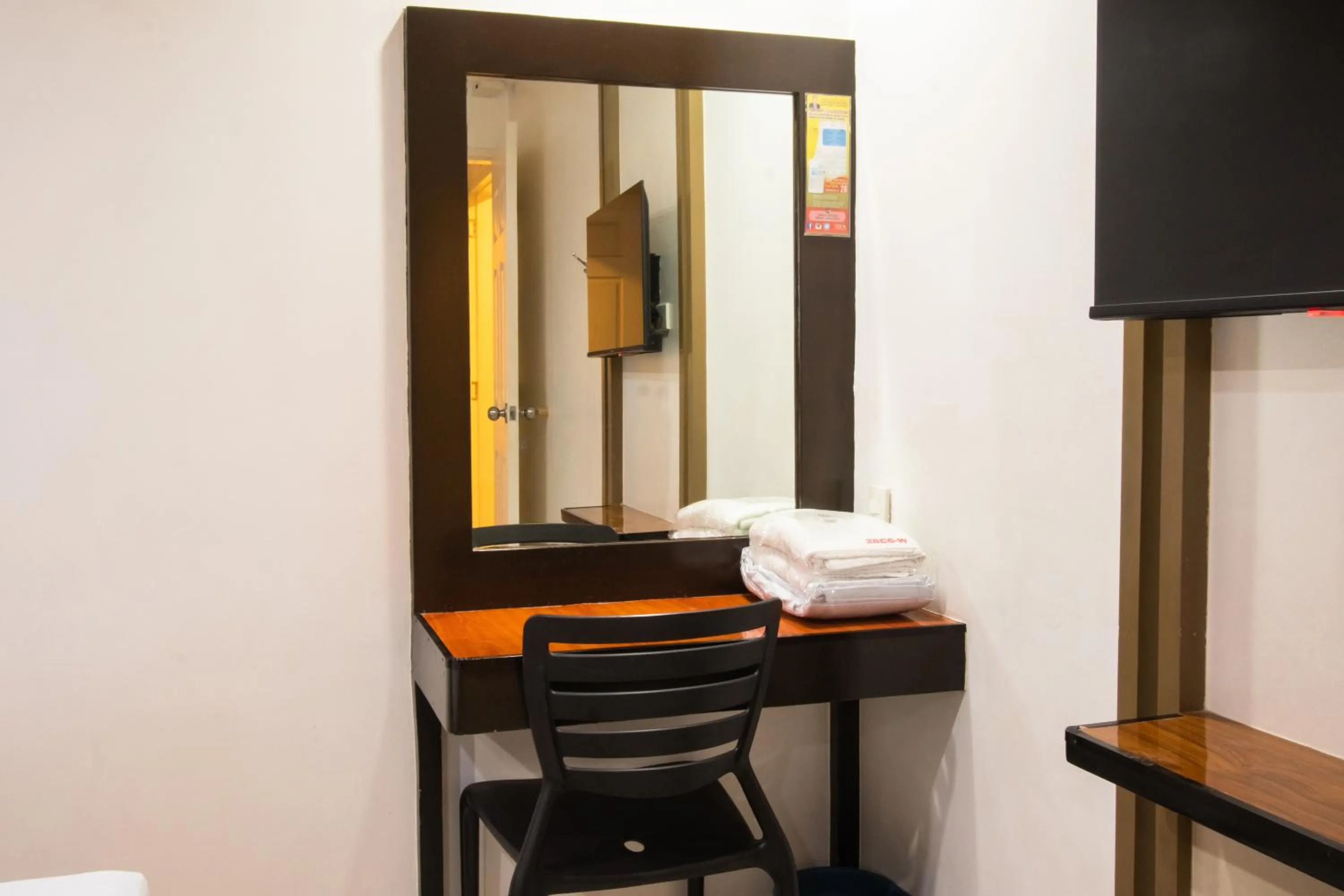 TV and multimedia in Hotel Sogo Santolan