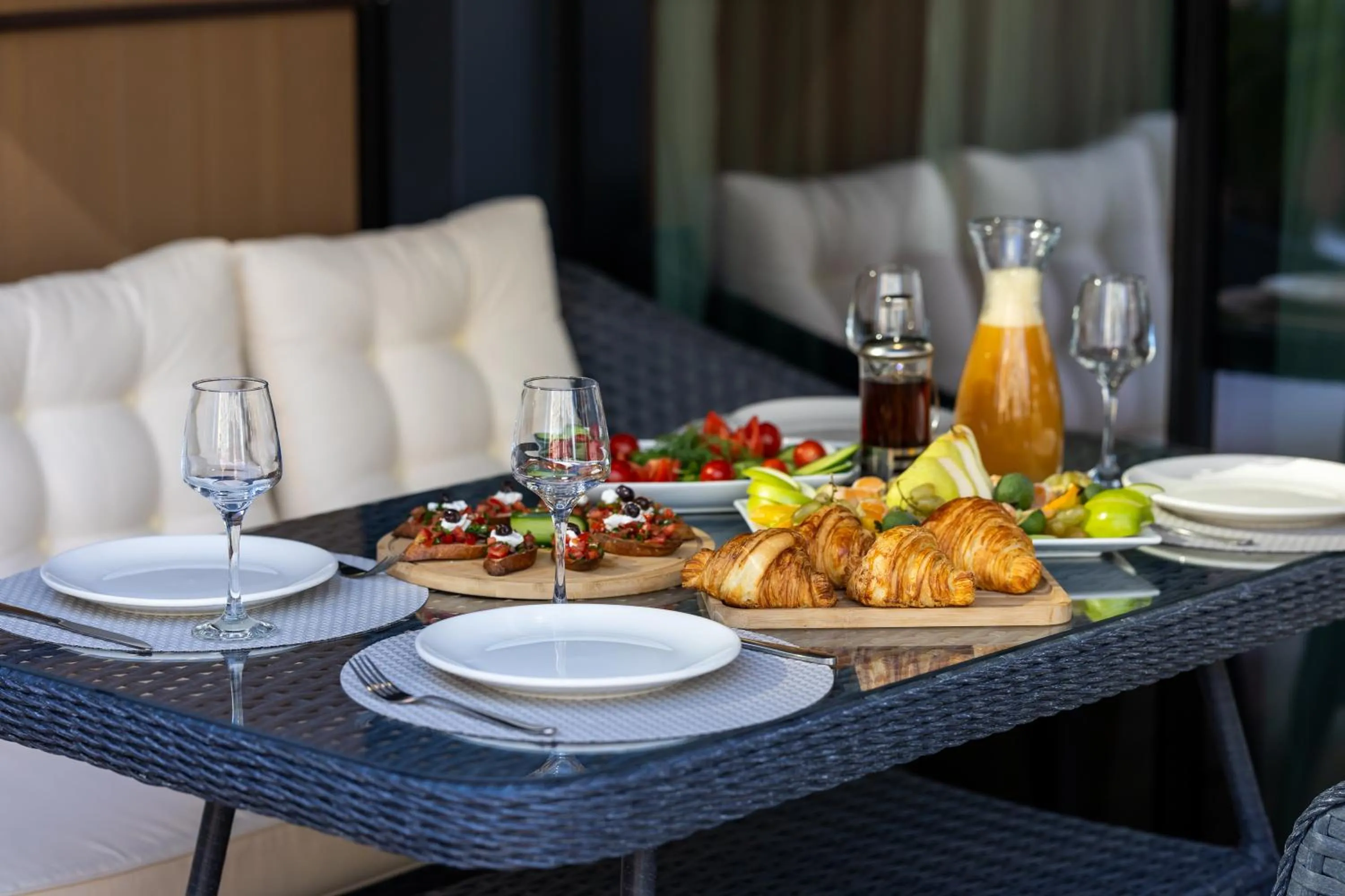 Breakfast in Sunshine Residence & Hotel