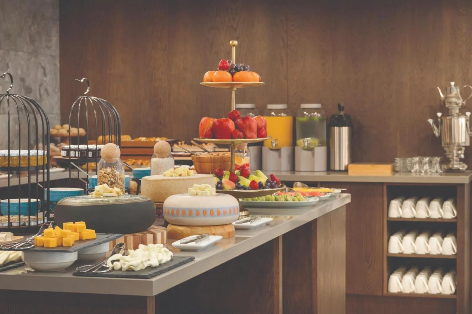 Breakfast in Sunshine Residence & Hotel