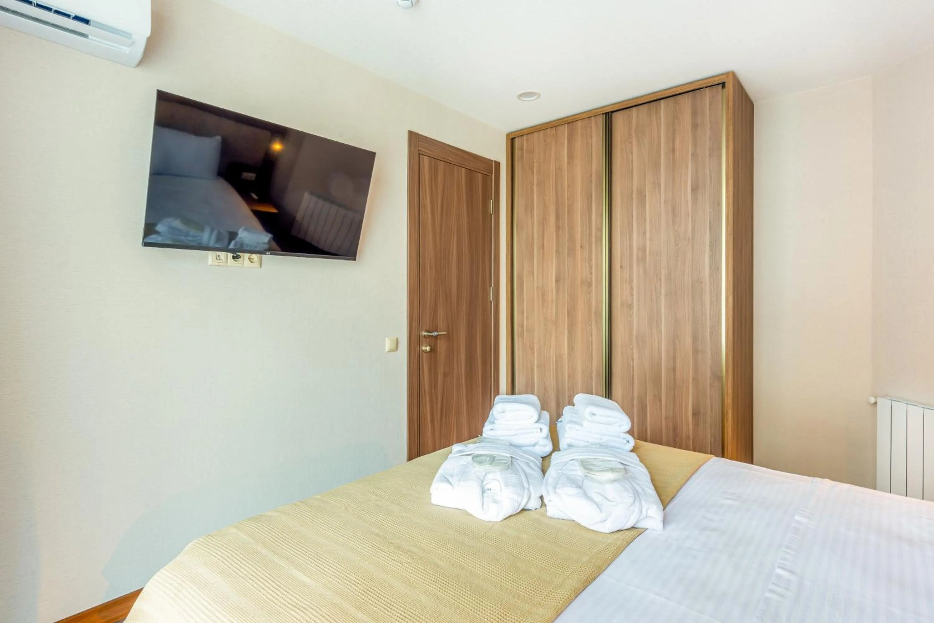 Bedroom, Bed in Sunshine Residence & Hotel