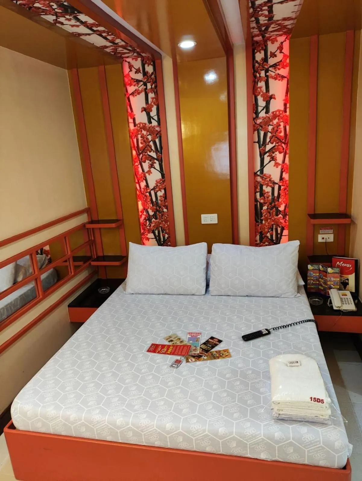 Bed in Hotel Sogo Recto