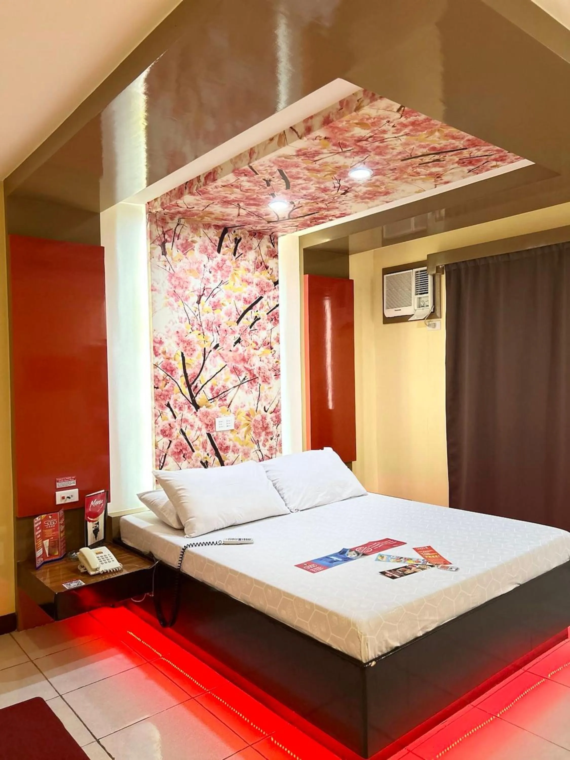 Bedroom, Bed in Hotel Sogo Sta Rosa