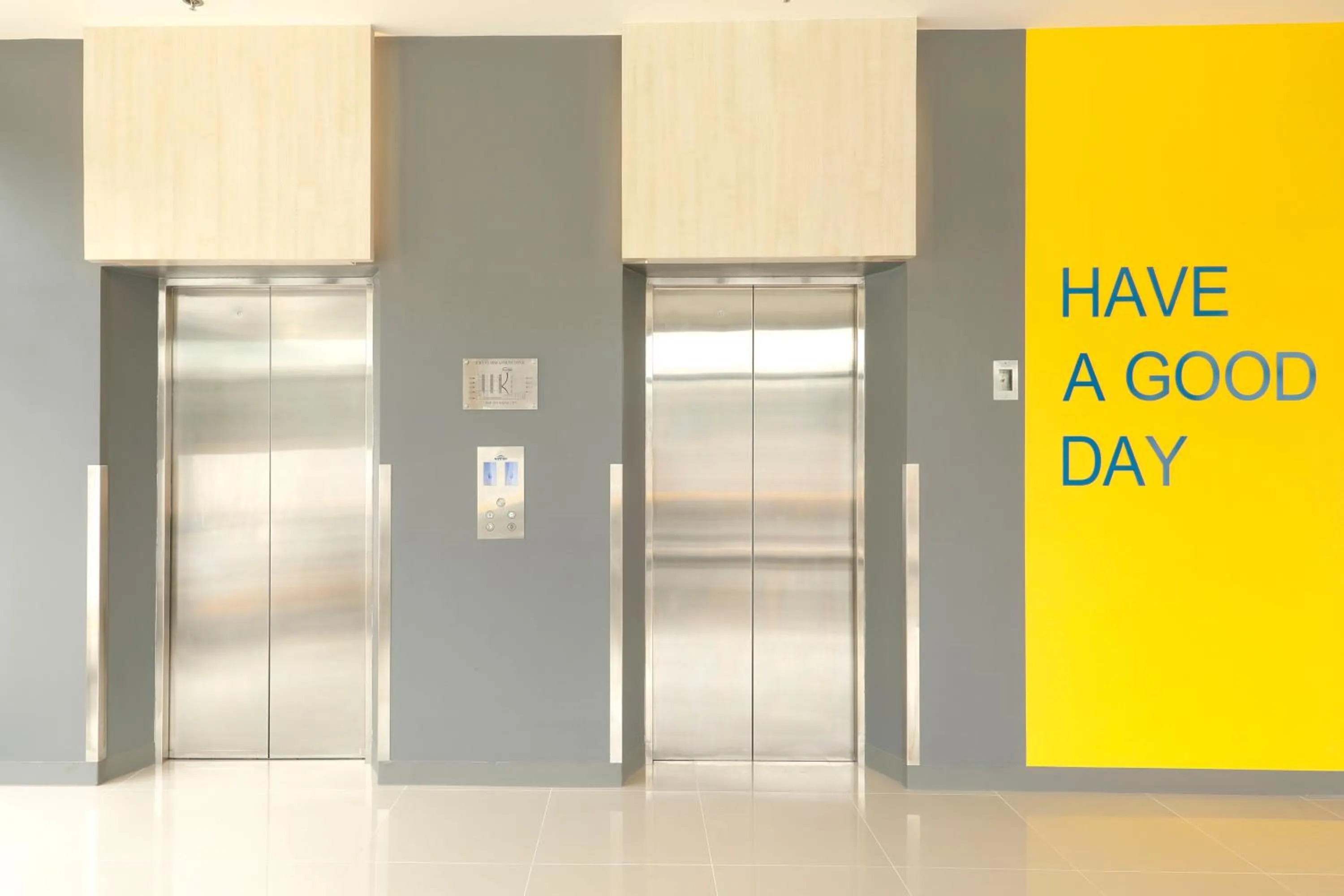 elevator in Hop Inn Hotel Davao