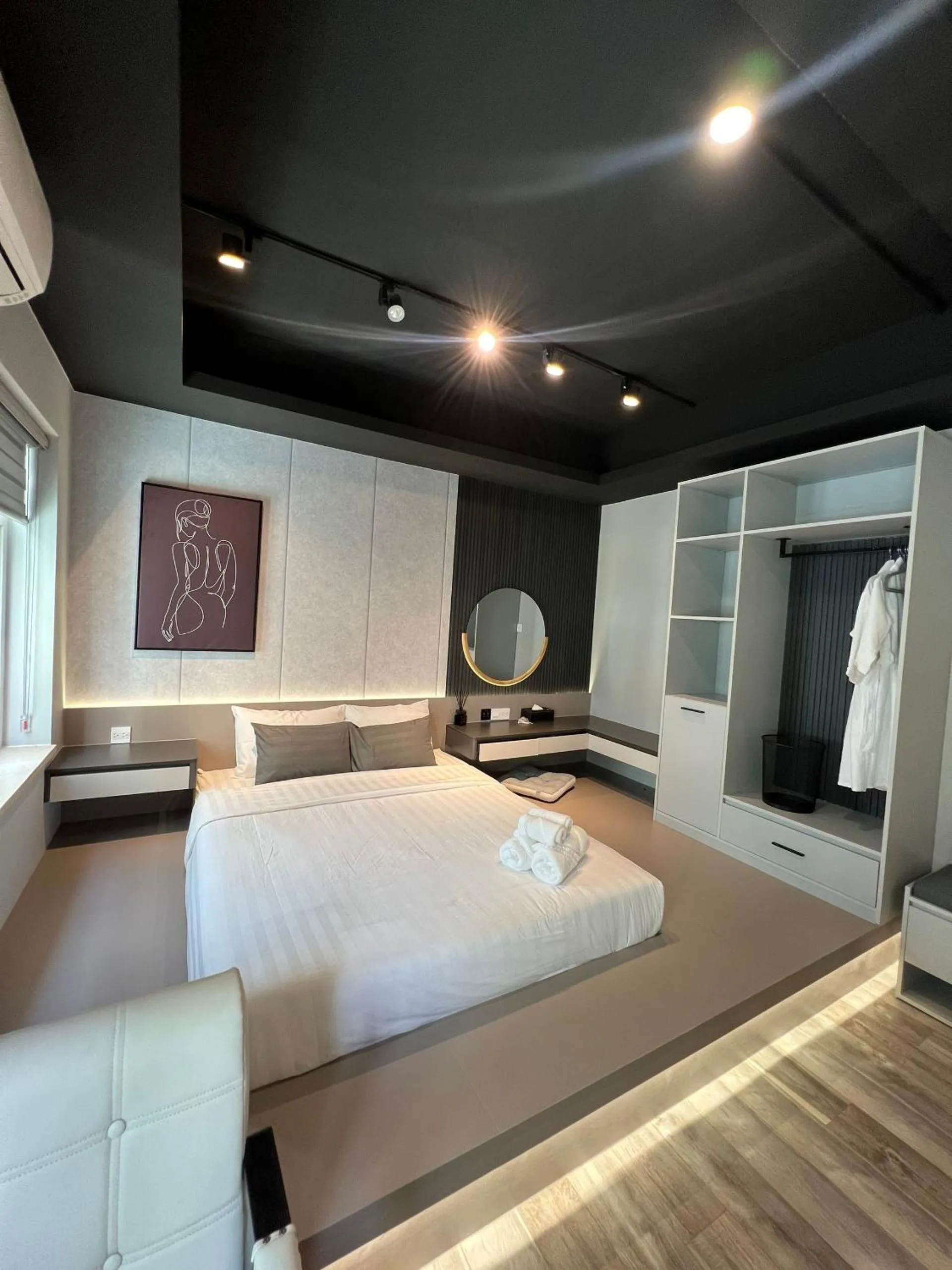 Bedroom, Bed in Simmi Signature Hotel & Apartment