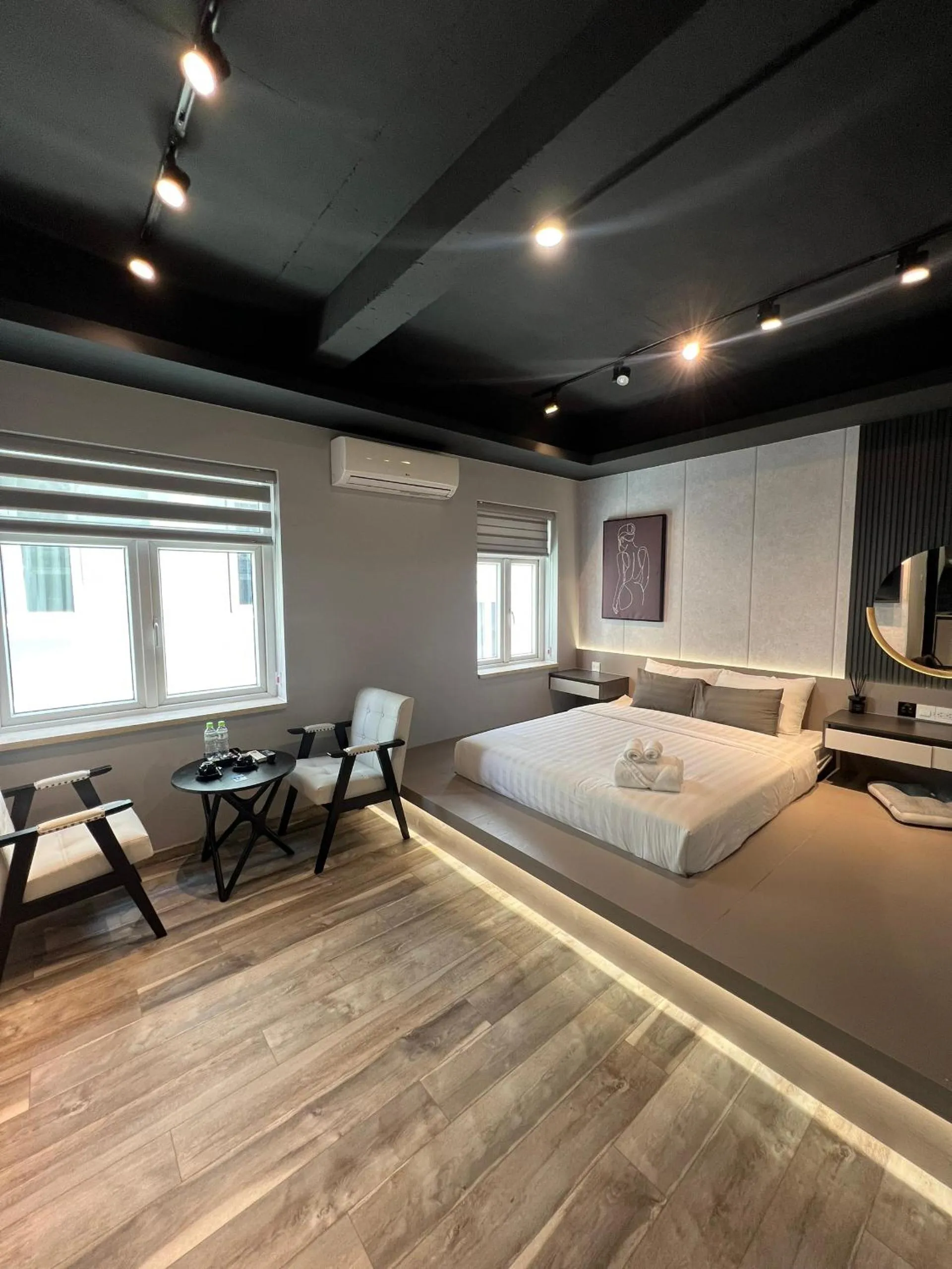 Photo of the whole room, Bed in Simmi Signature Hotel & Apartment