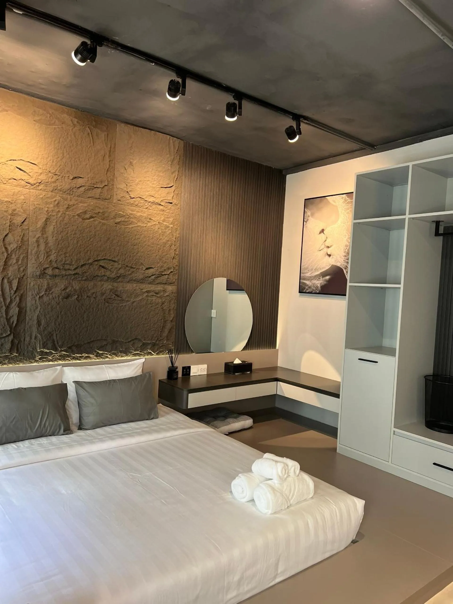 Photo of the whole room, Bed in Simmi Signature Hotel & Apartment