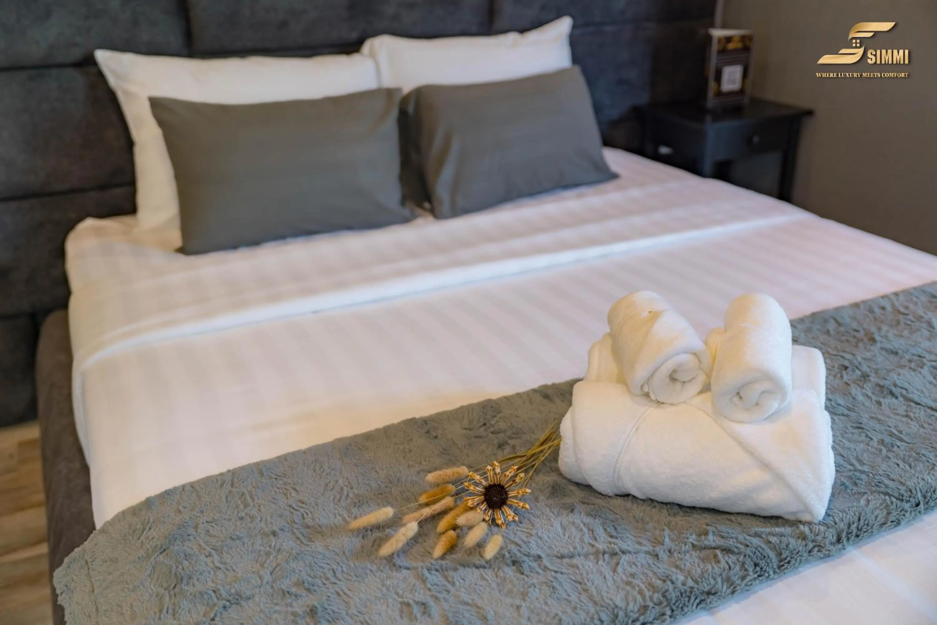 Bedroom, Bed in Simmi Signature Hotel & Apartment