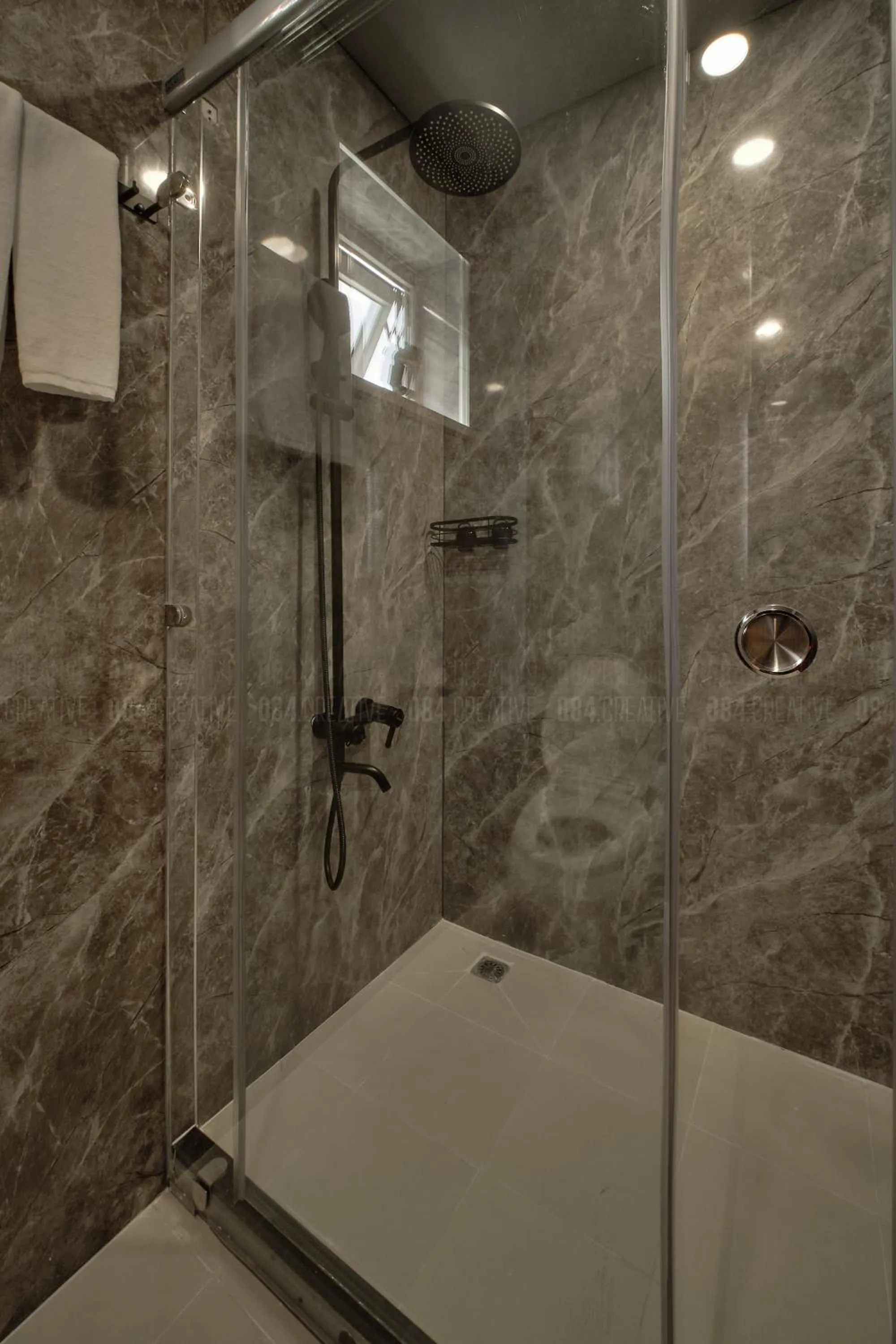 Bathroom in Simmi Signature Hotel & Apartment