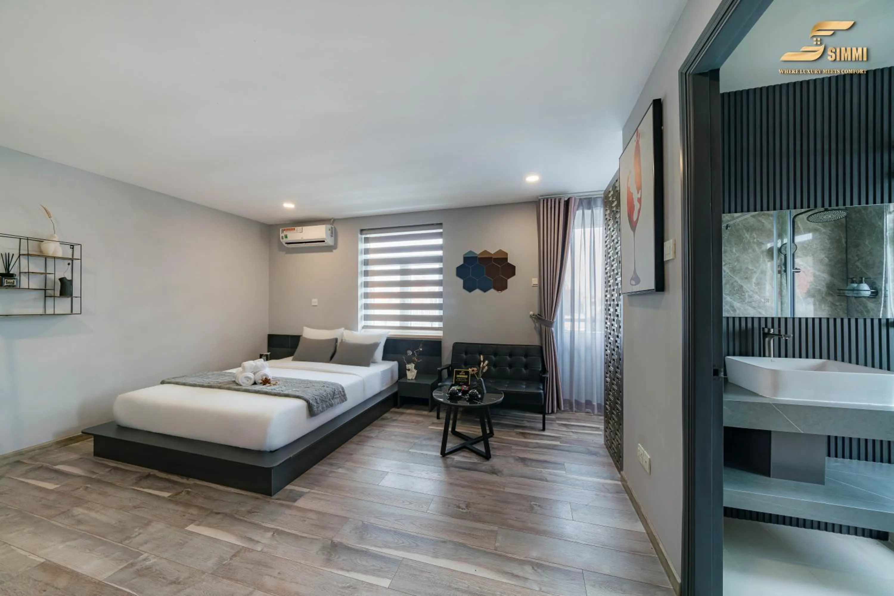 Photo of the whole room, Bed in Simmi Signature Hotel & Apartment