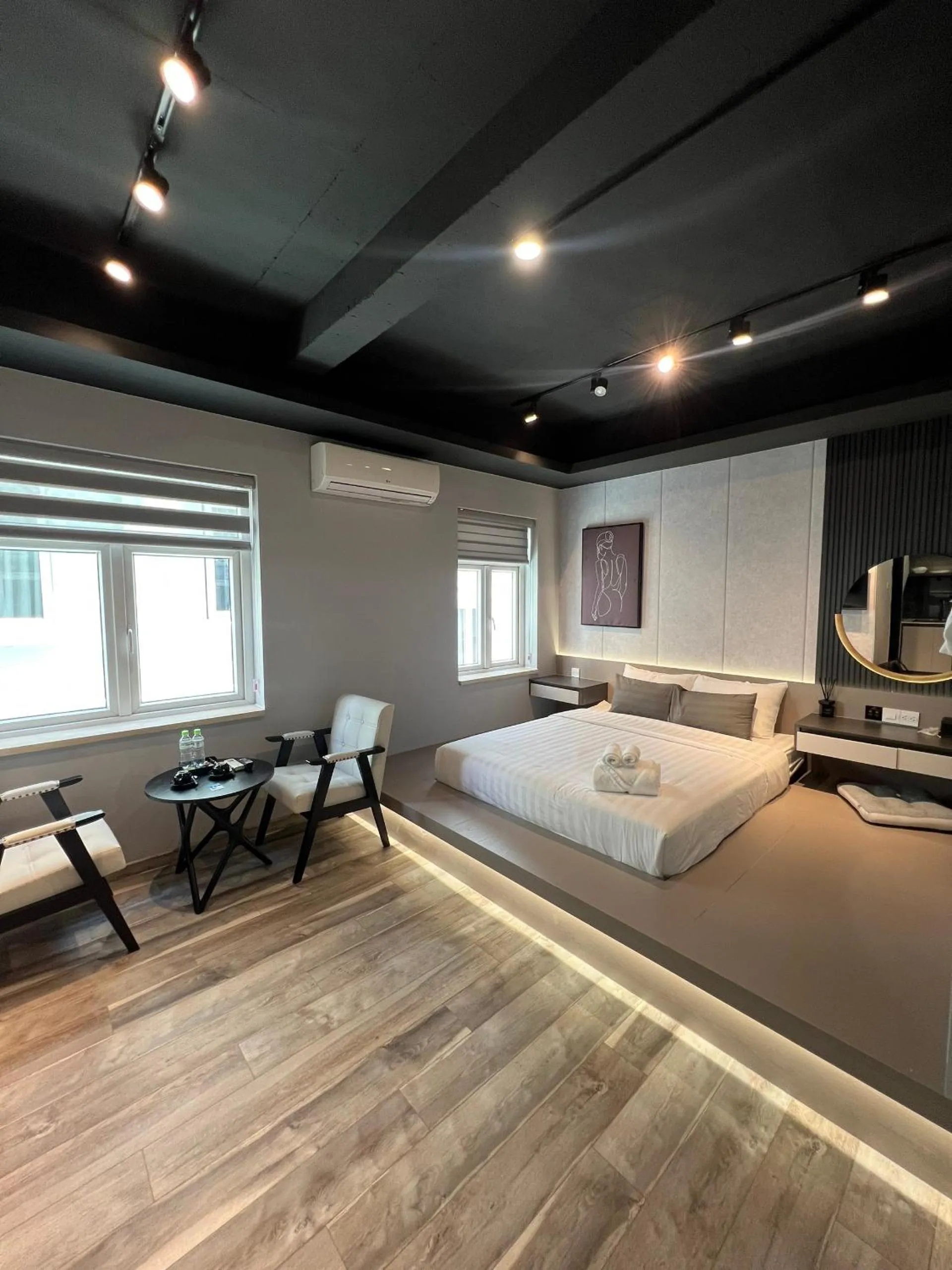 Photo of the whole room, Bed in Simmi Signature Hotel & Apartment