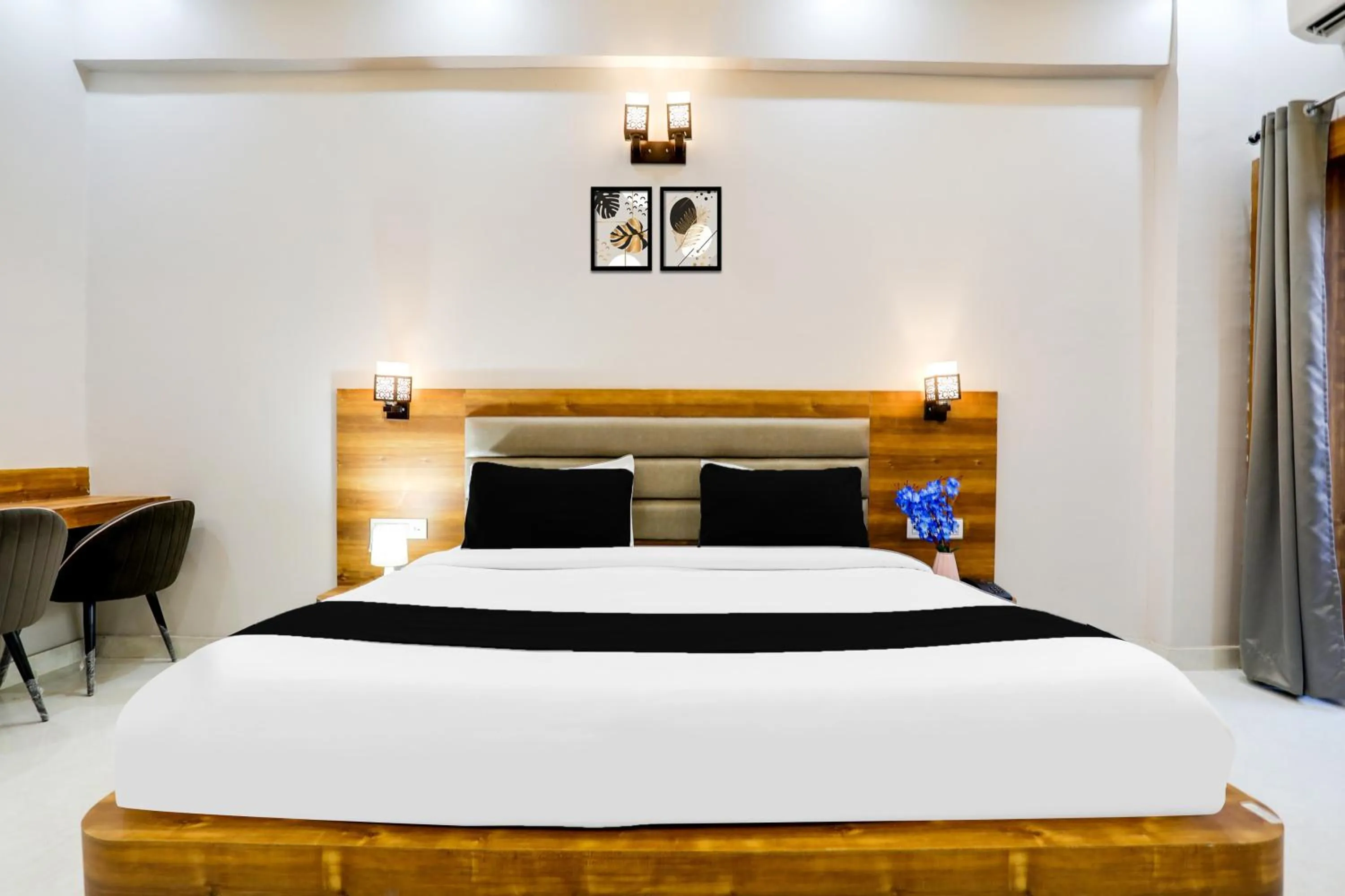 Bedroom, Bed in Super Townhouse Kathgharia Chowk