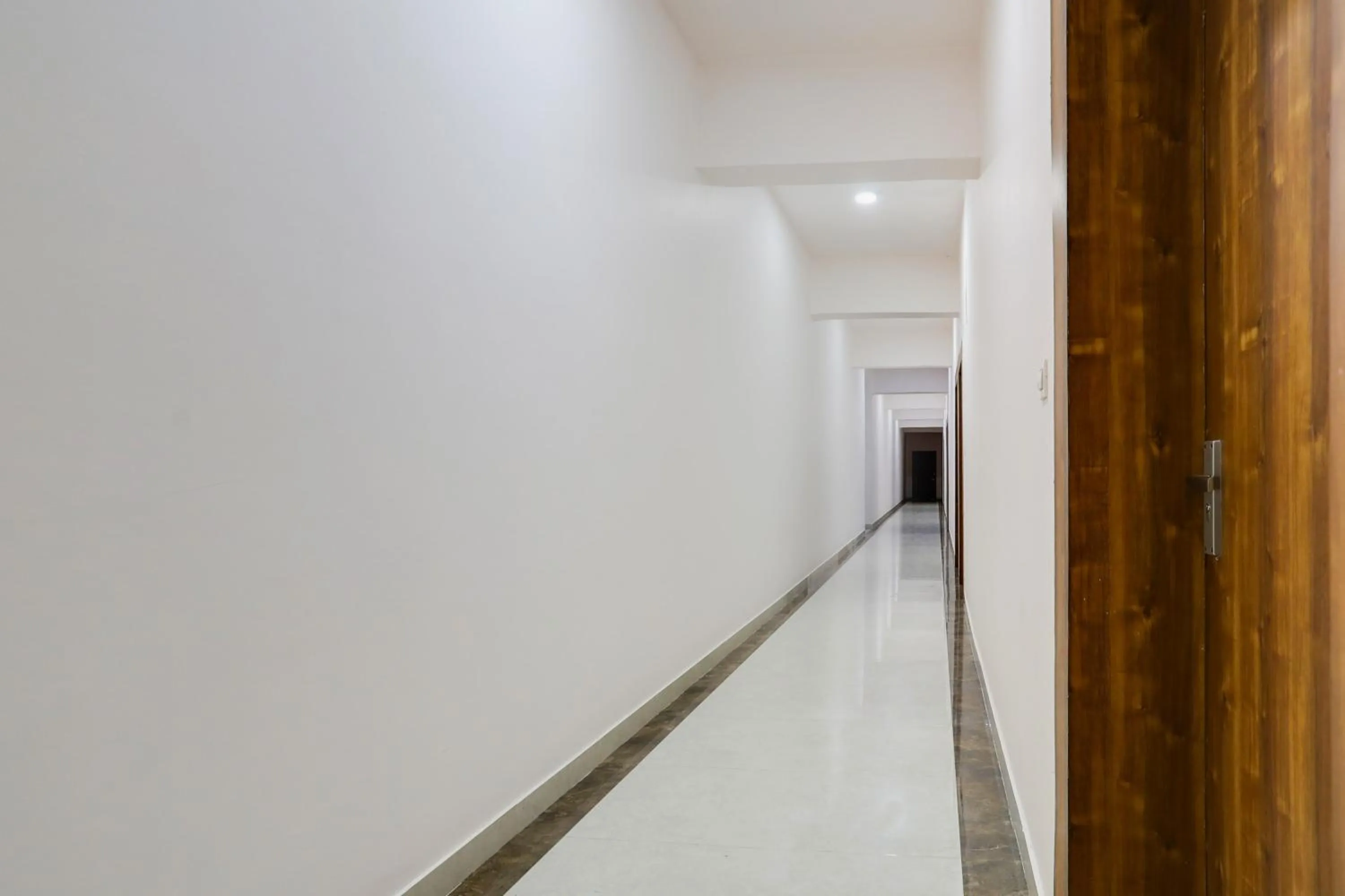 Lobby or reception in Super Townhouse Kathgharia Chowk