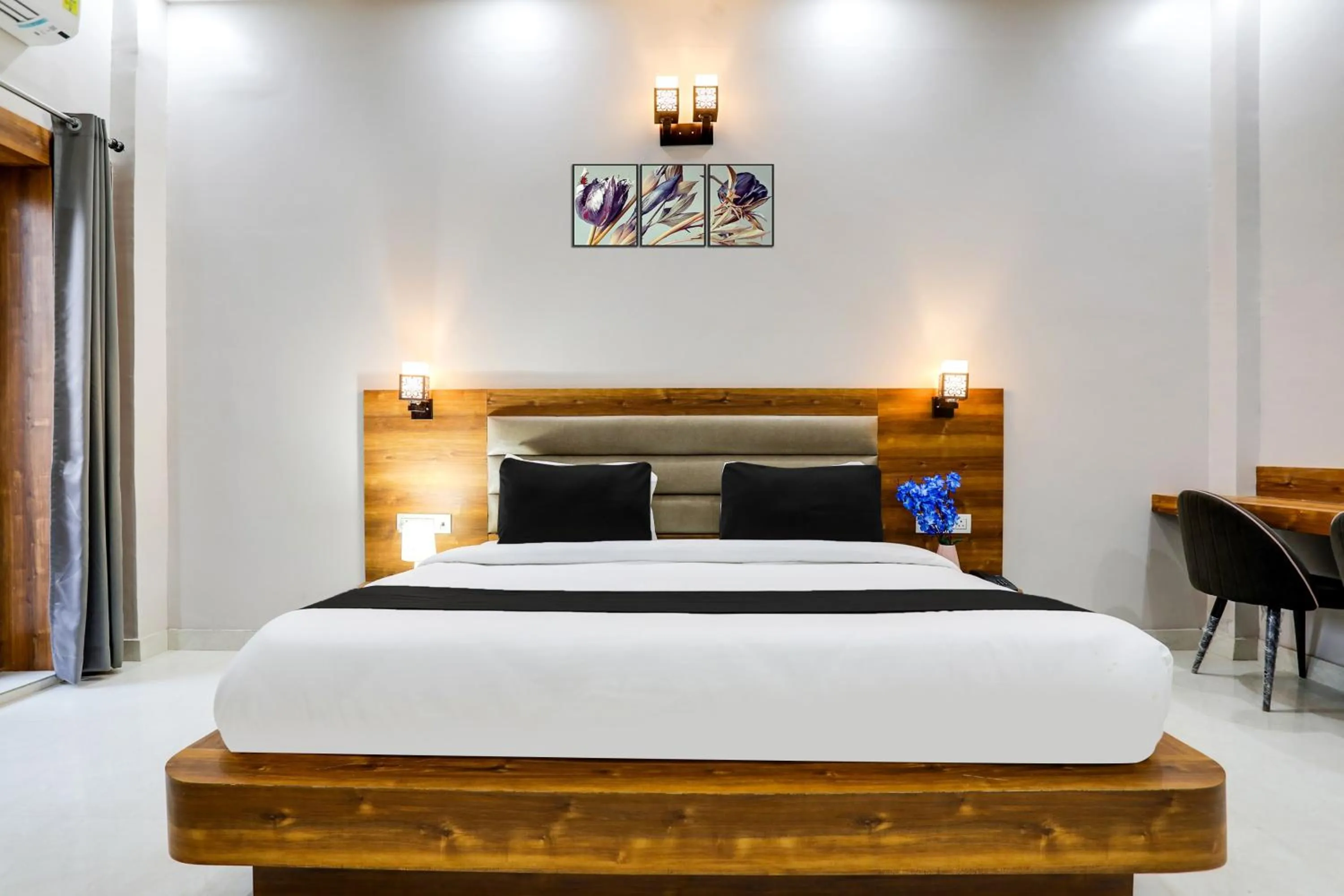 Bedroom, Bed in Super Townhouse Kathgharia Chowk