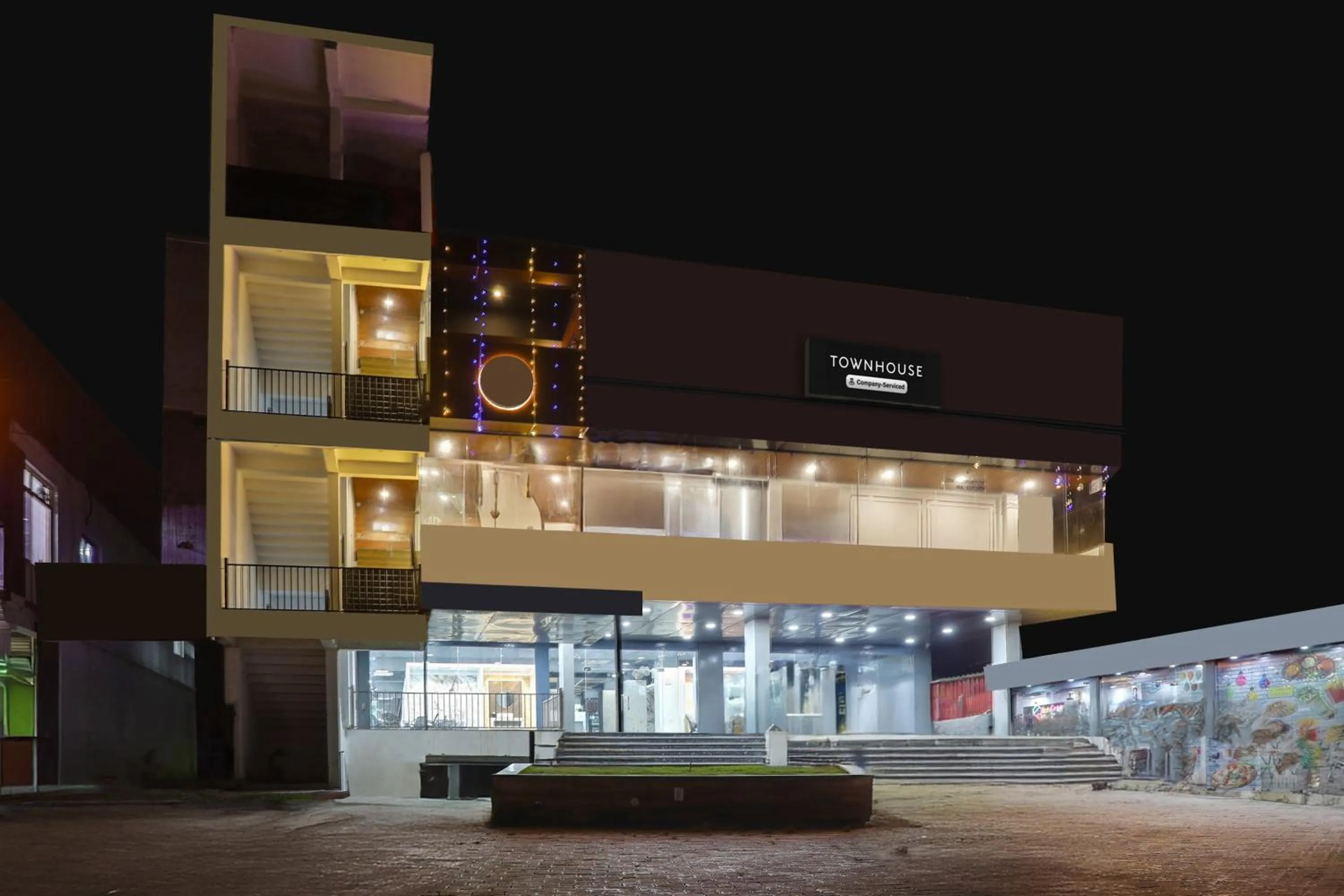 Facade/entrance in Super Townhouse Kathgharia Chowk