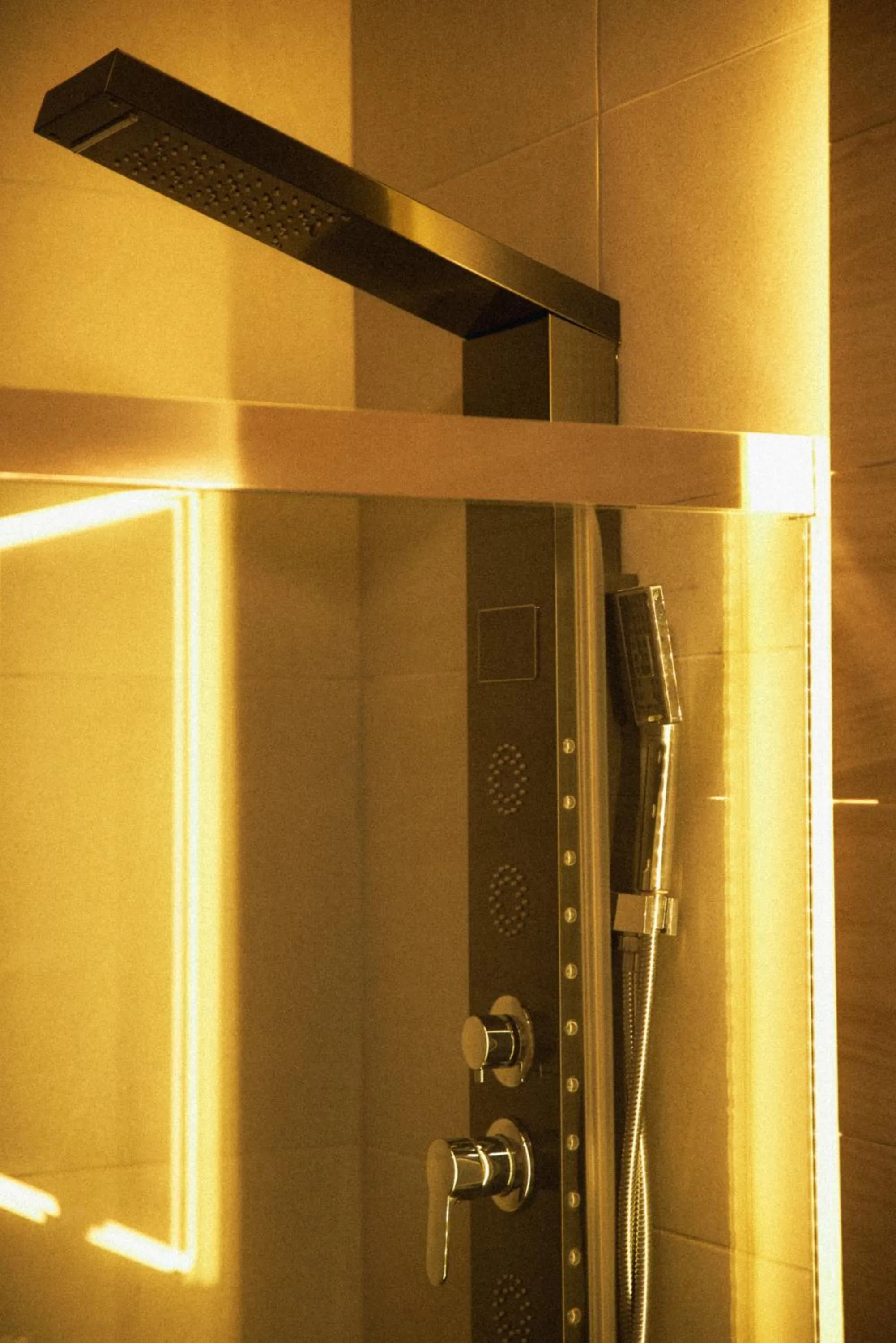 Shower in Futurotel Sevilla