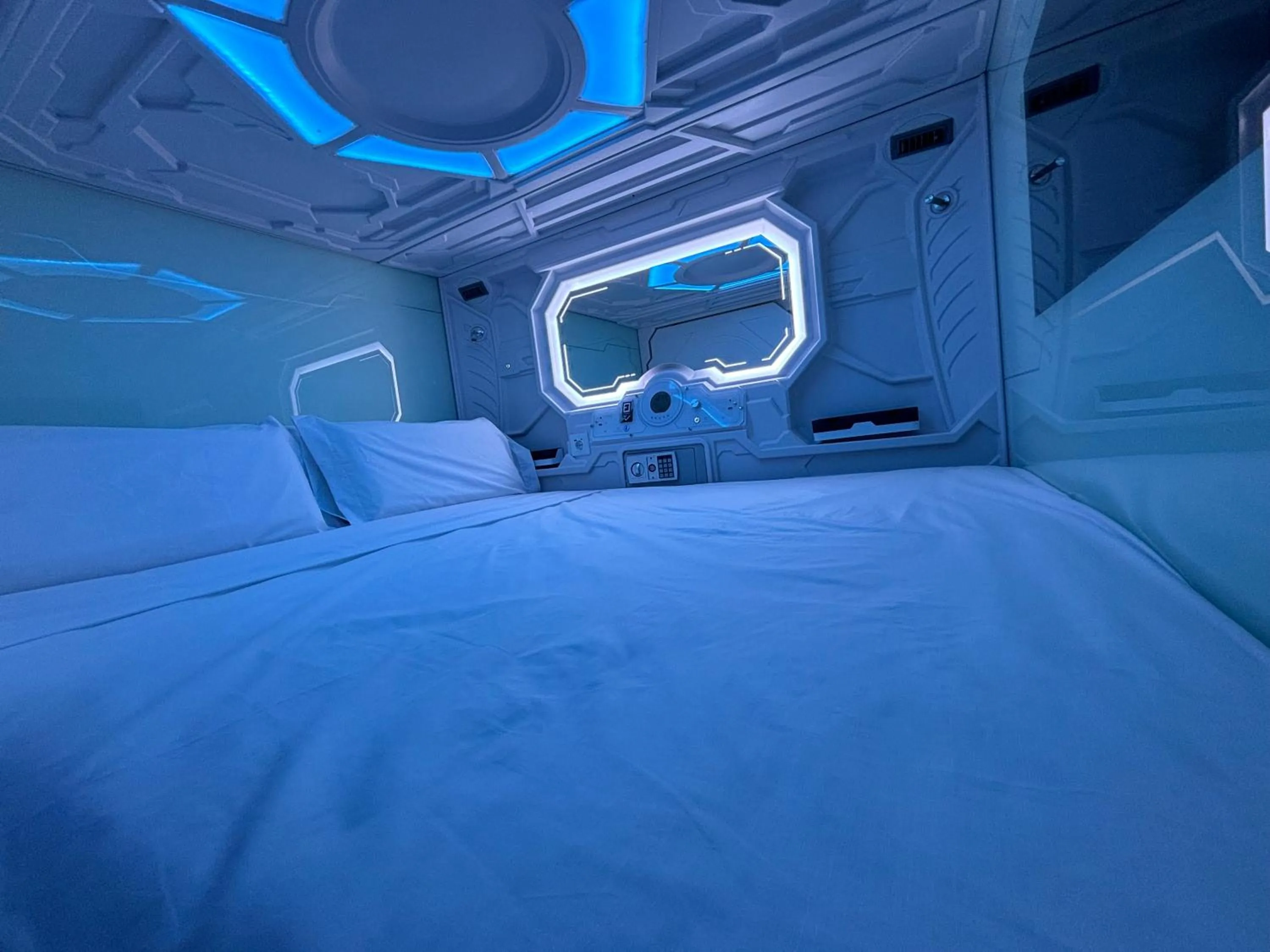 Bedroom, Bed in Futurotel Sevilla