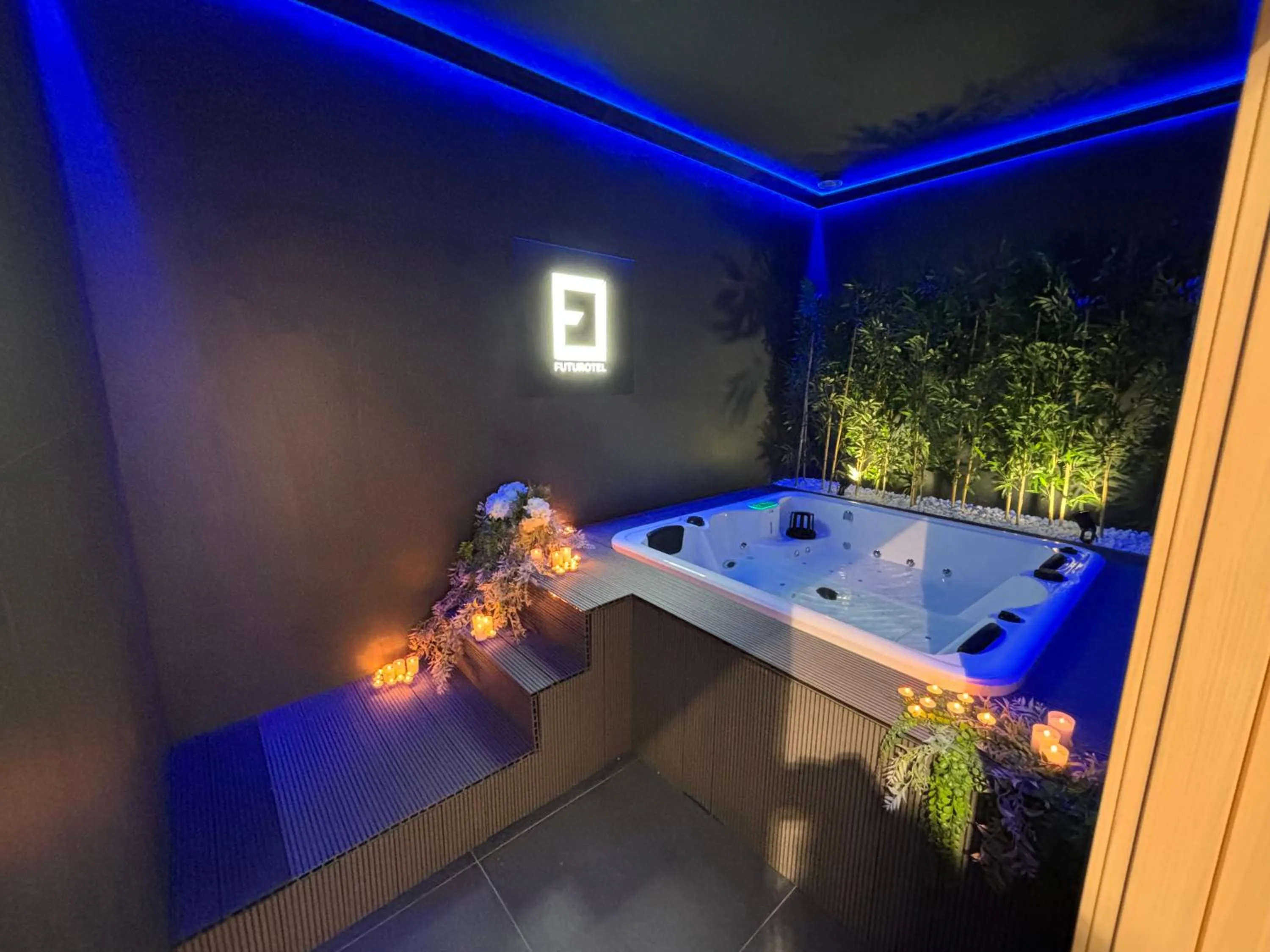 Hot Tub in Futurotel Sevilla