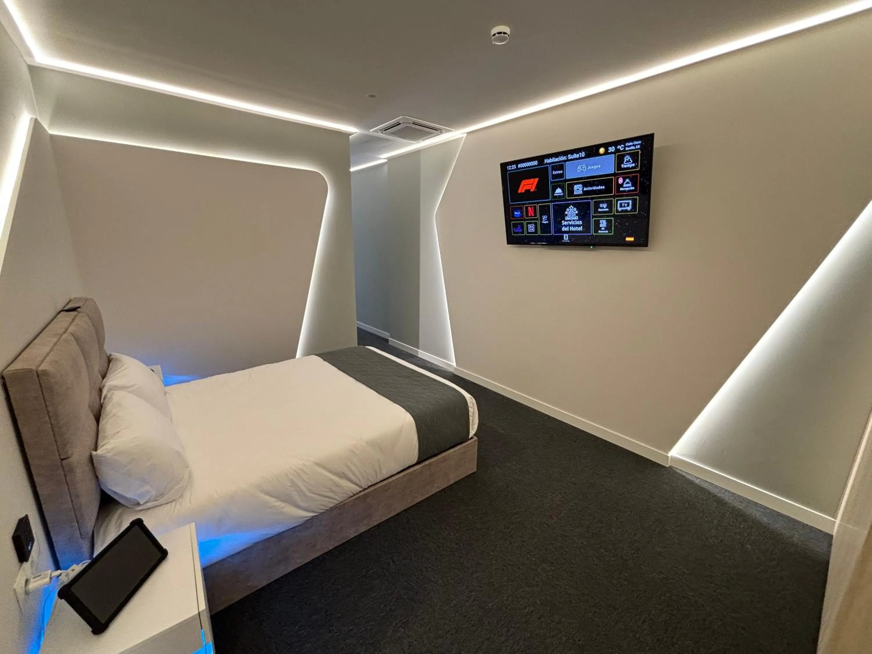 Bed in Futurotel Sevilla