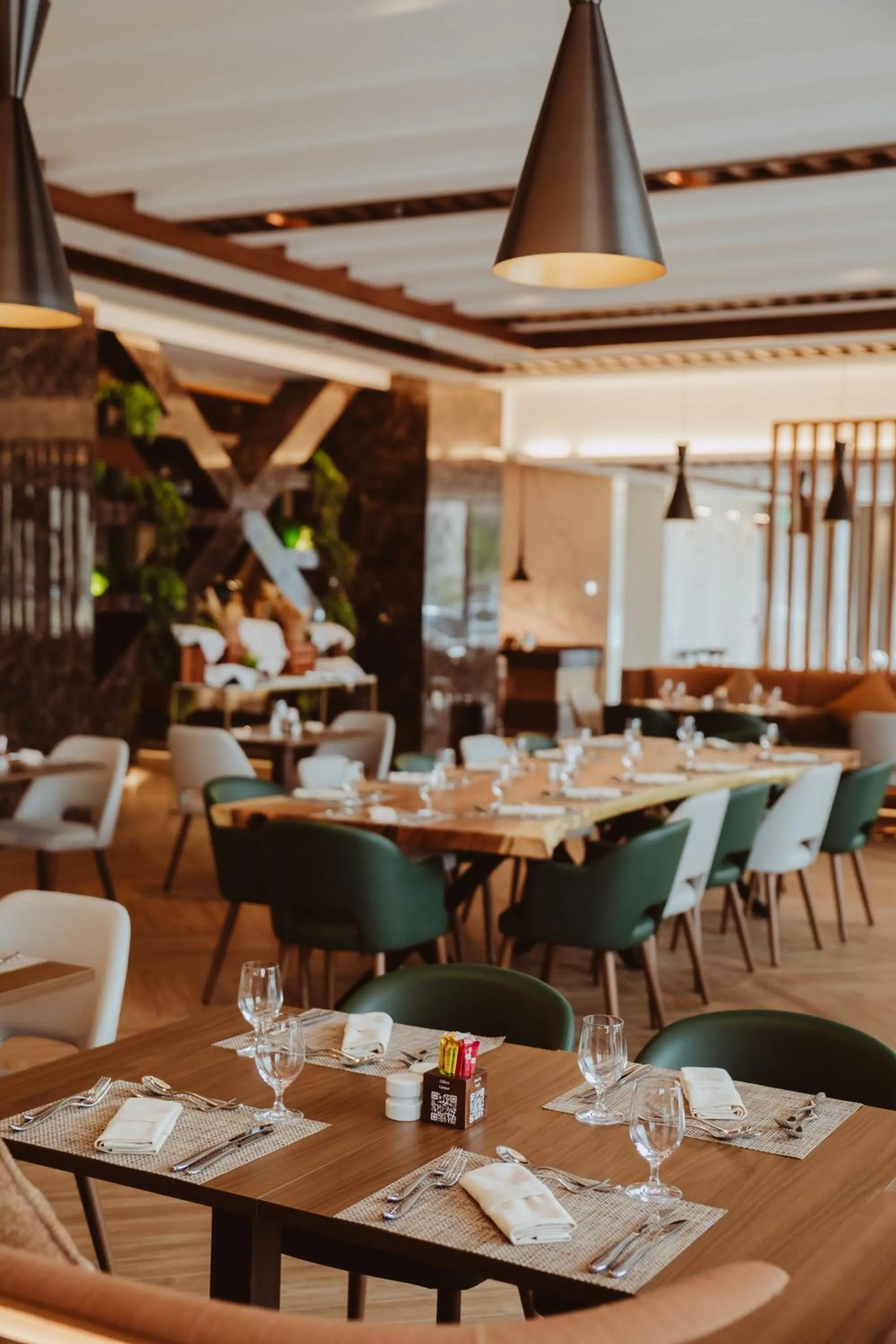 Restaurant/places to eat in Millennium Al Masar