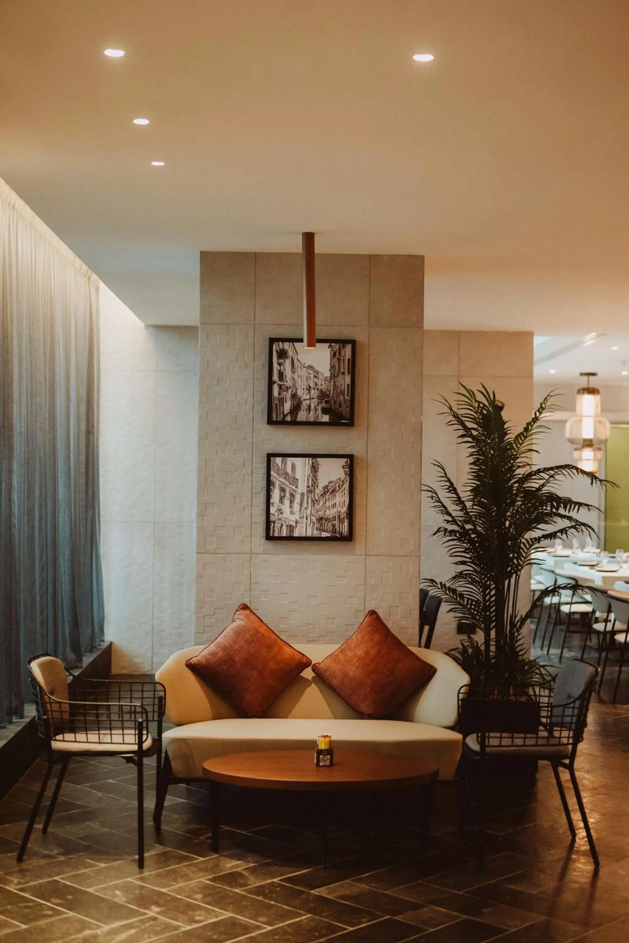 Restaurant/places to eat in Millennium Al Masar