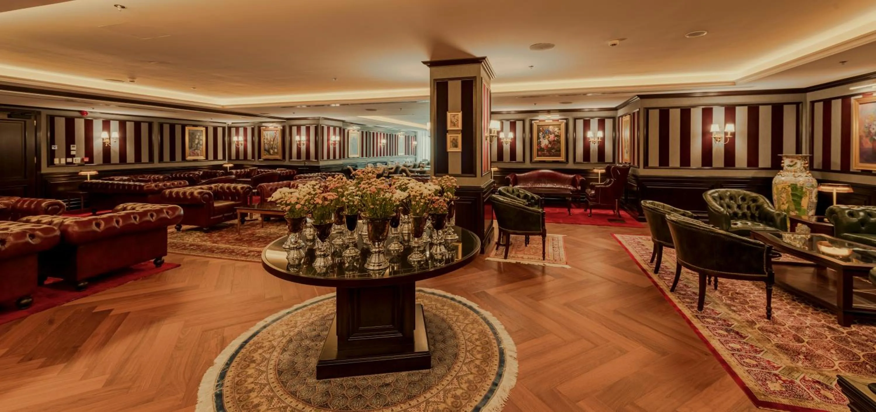 Lounge or bar in Millennium Al Masar