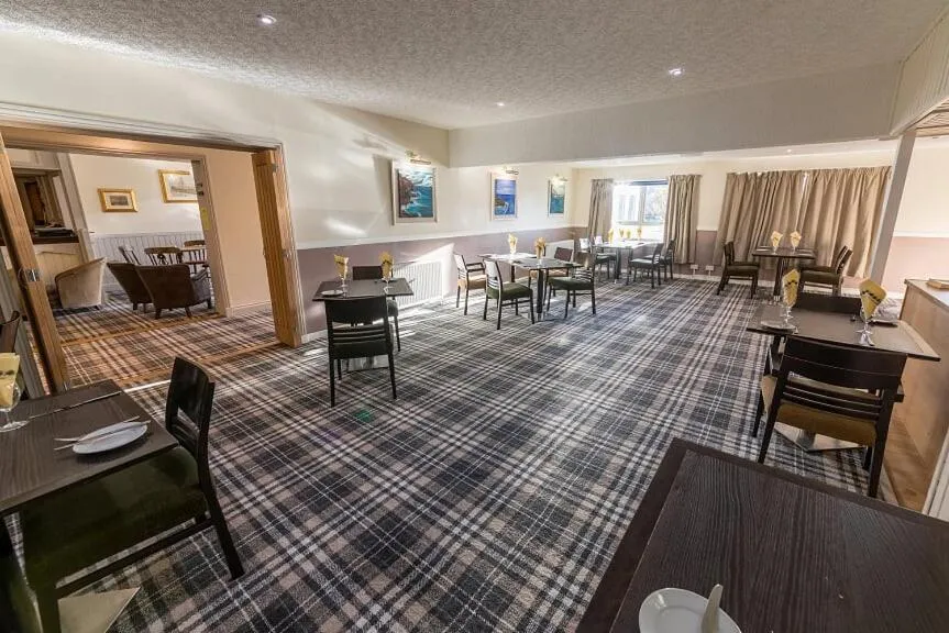Restaurant/places to eat in Castletown Hotel