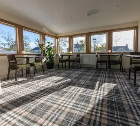 Restaurant/places to eat in Castletown Hotel