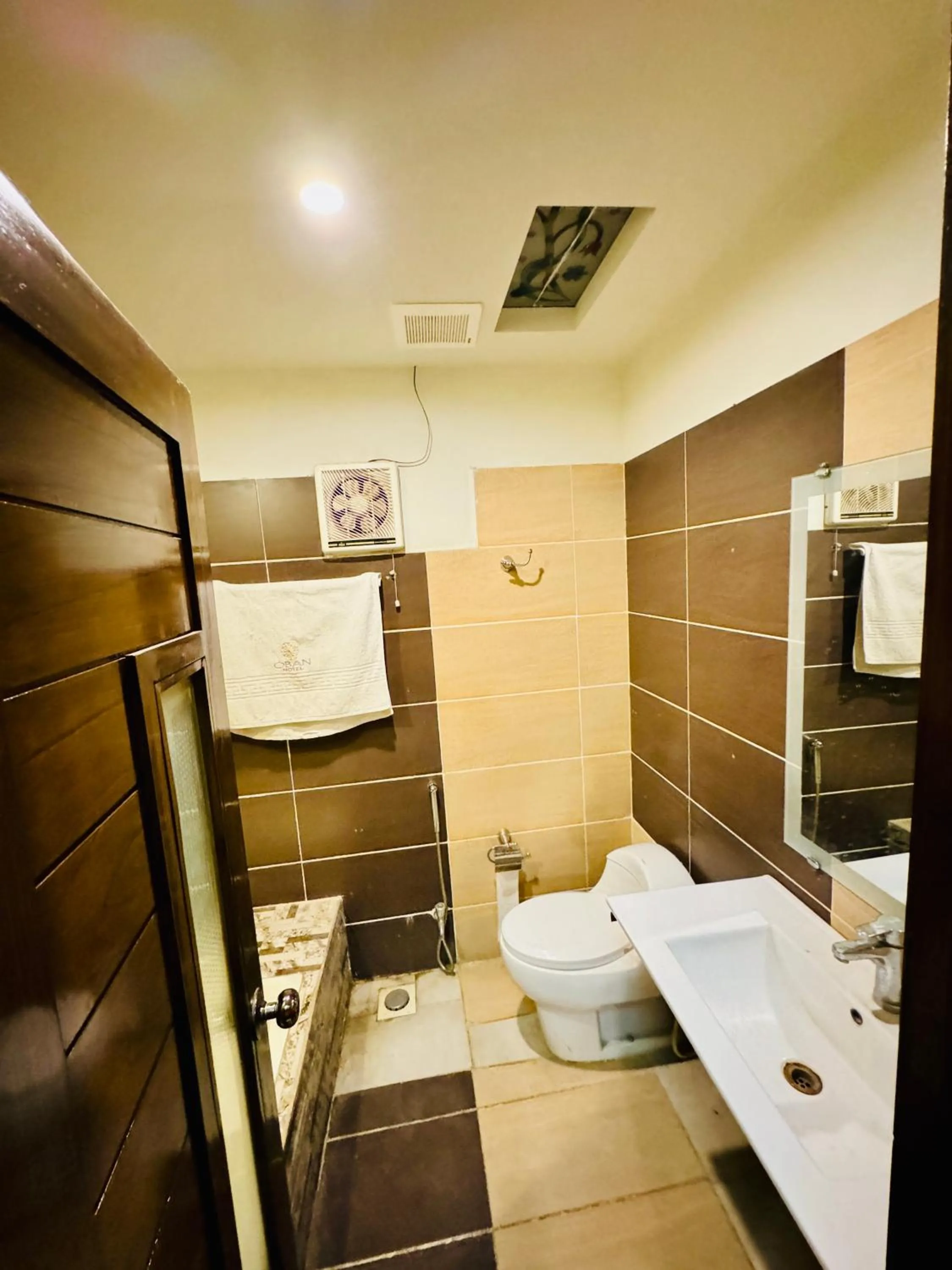 Bling International Hotel Multan