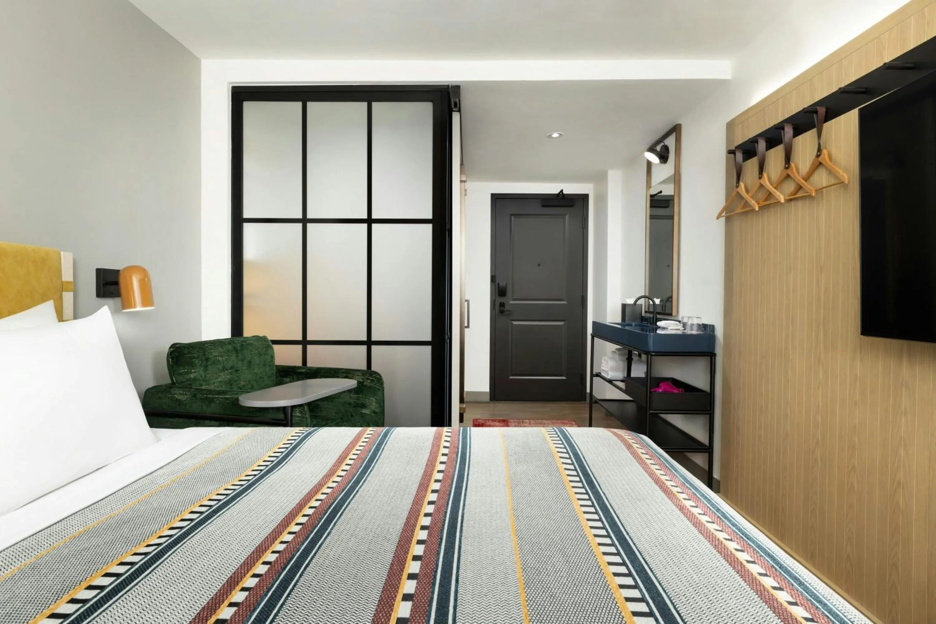 Photo of the whole room, Bed in Moxy Asheville