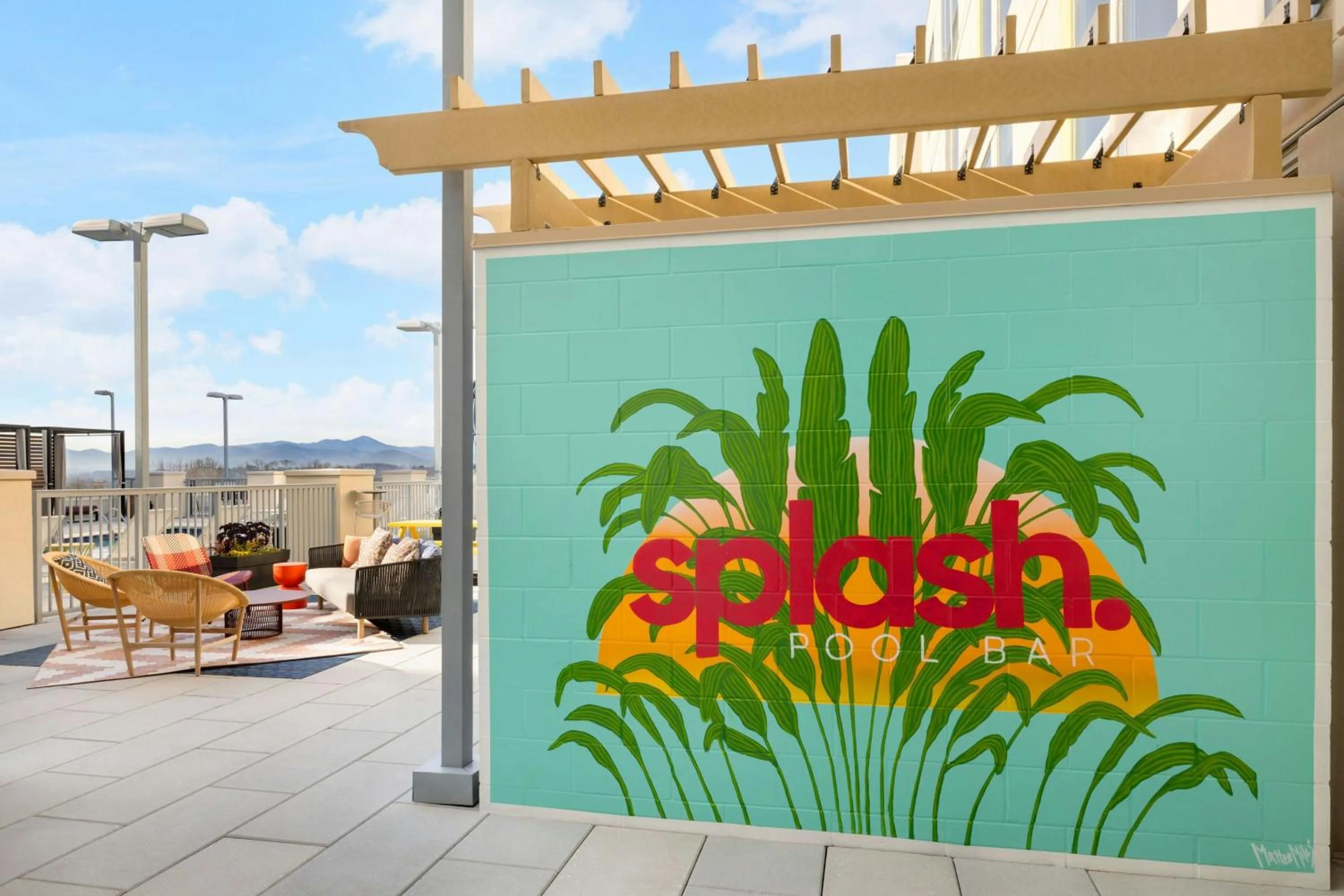 Swimming pool in Moxy Asheville