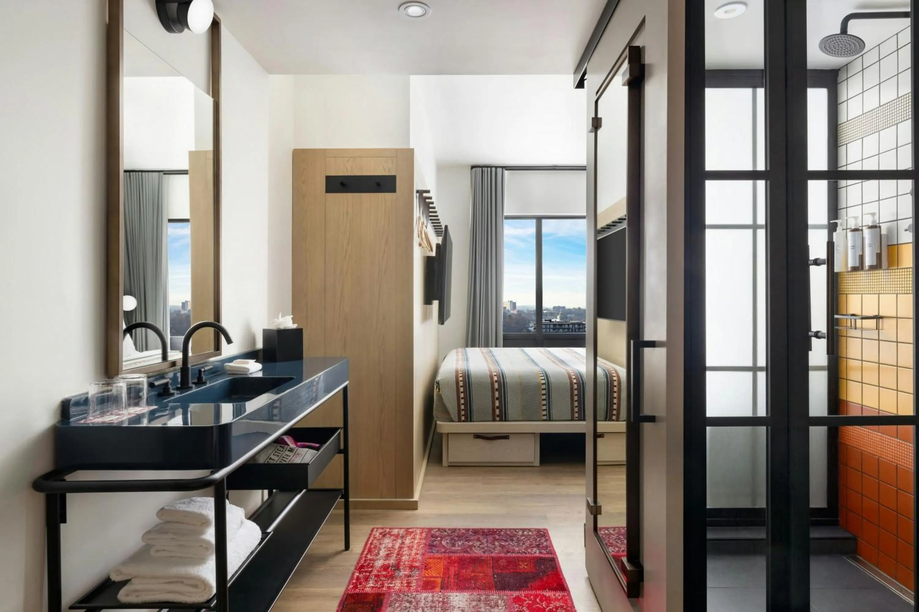 Photo of the whole room, Bed in Moxy Asheville