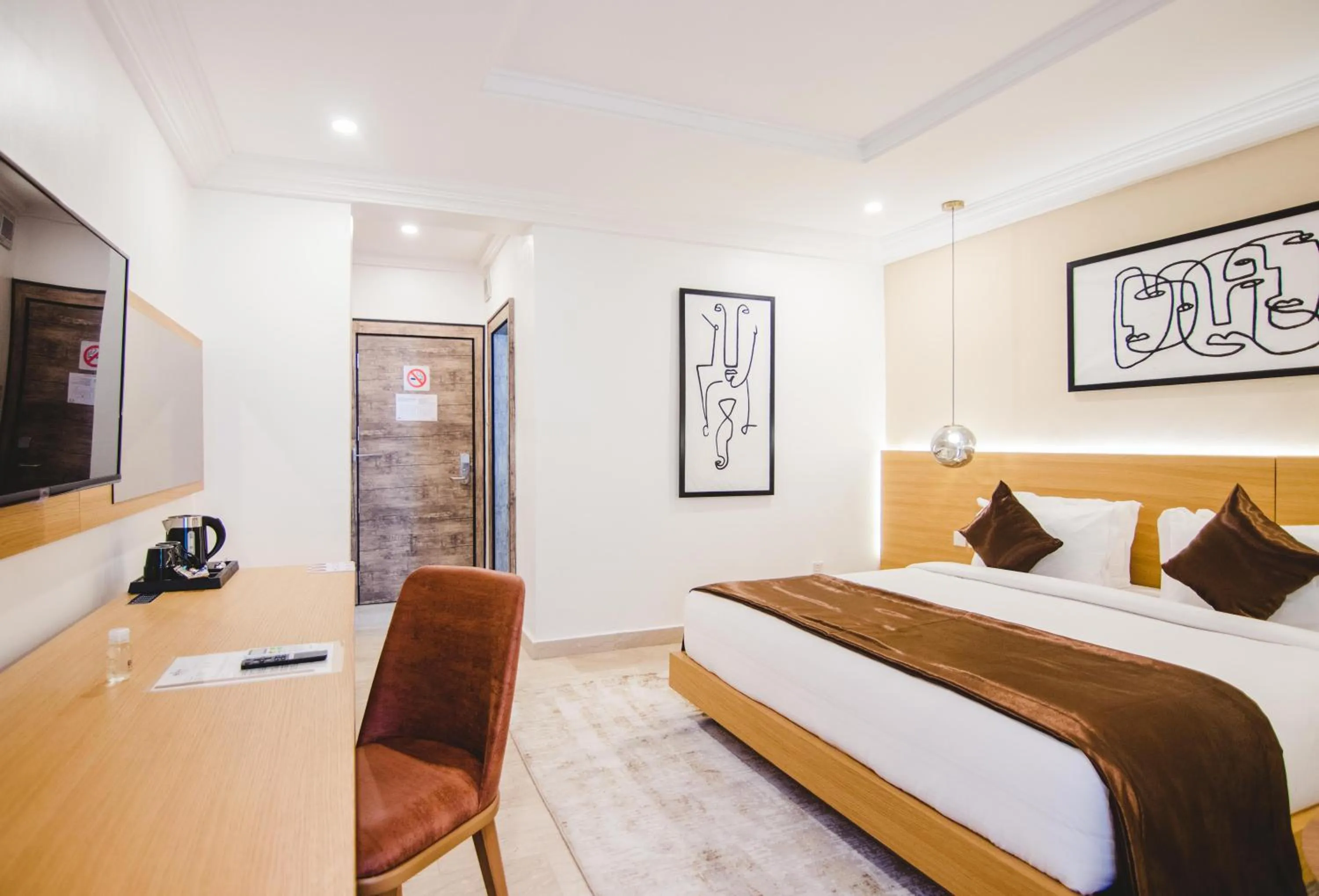 Bedroom, Bed in BON Hotel Imperial