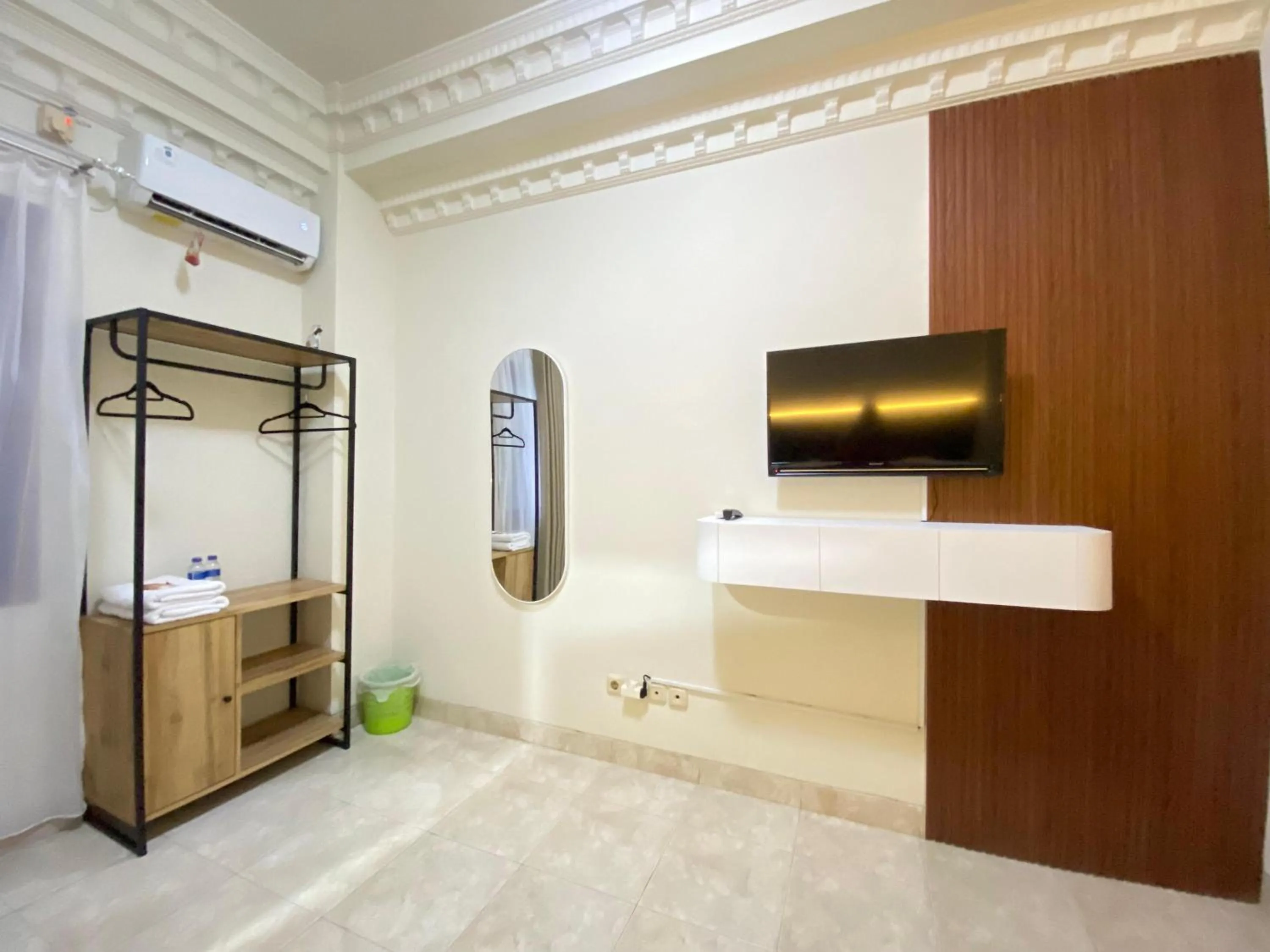 Photo of the whole room in New Wijaya Hotel