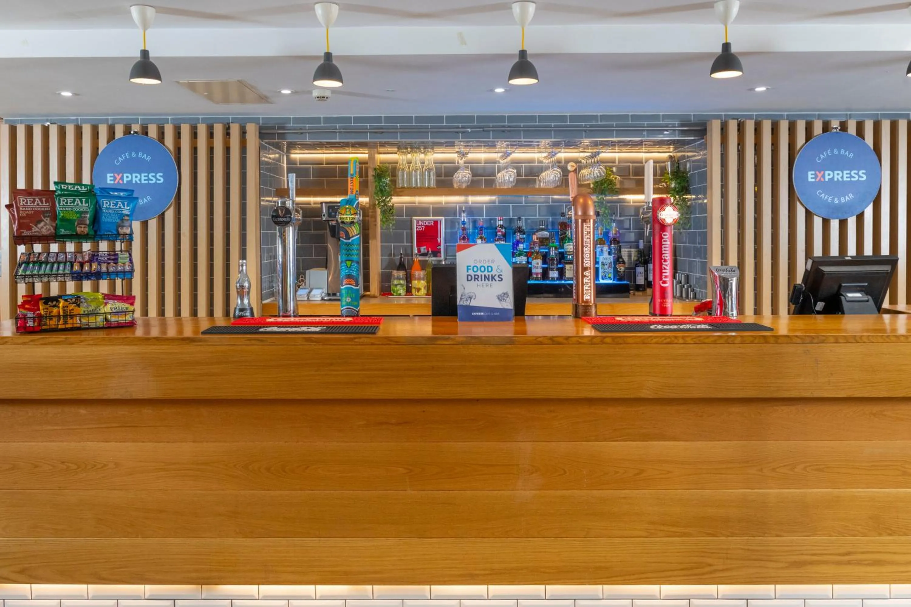 Lounge or bar in Holiday Inn Express Birmingham Airport NEC by IHG