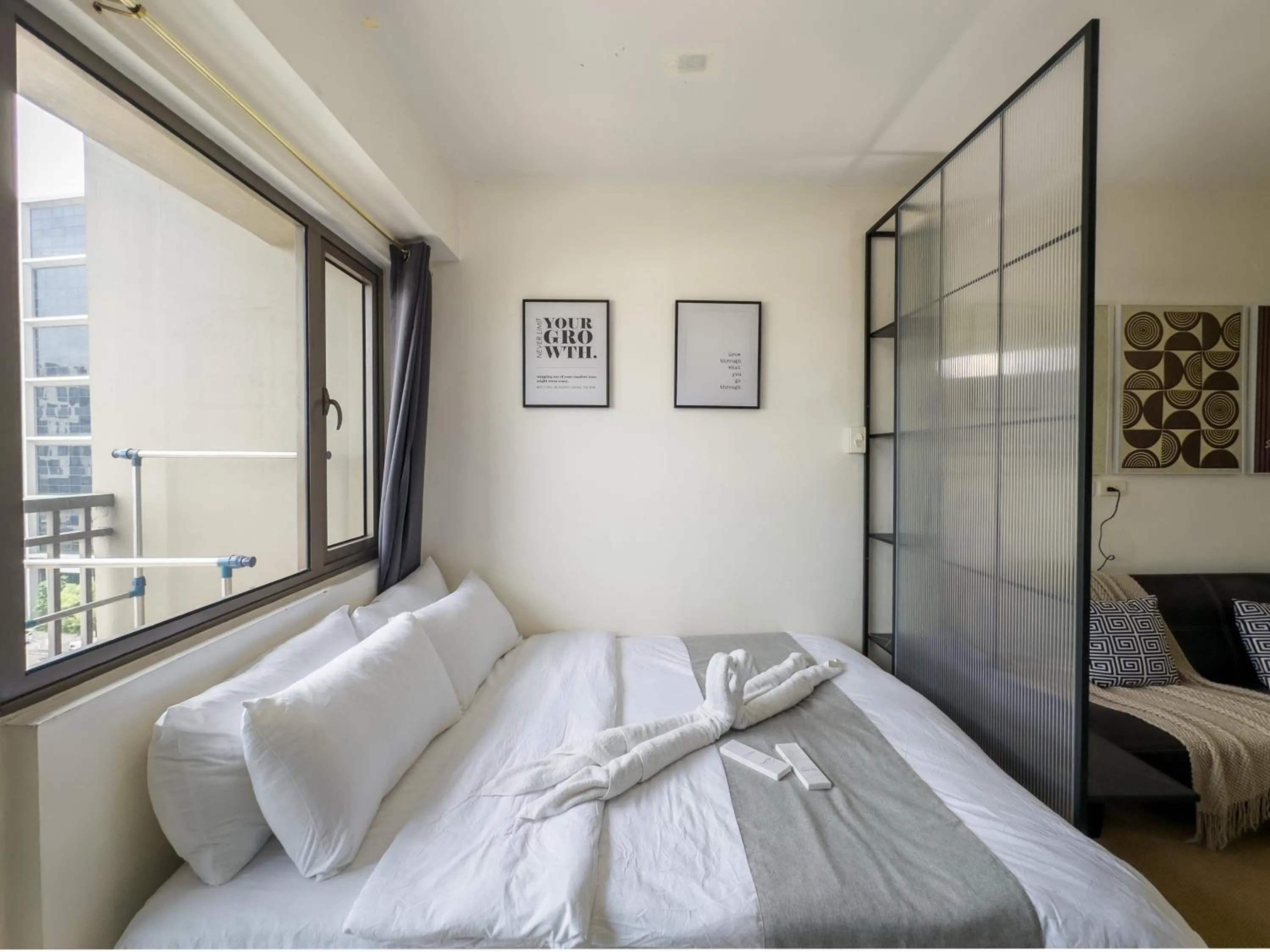 Bed in GemstoneBR in SMDC Shore Residences