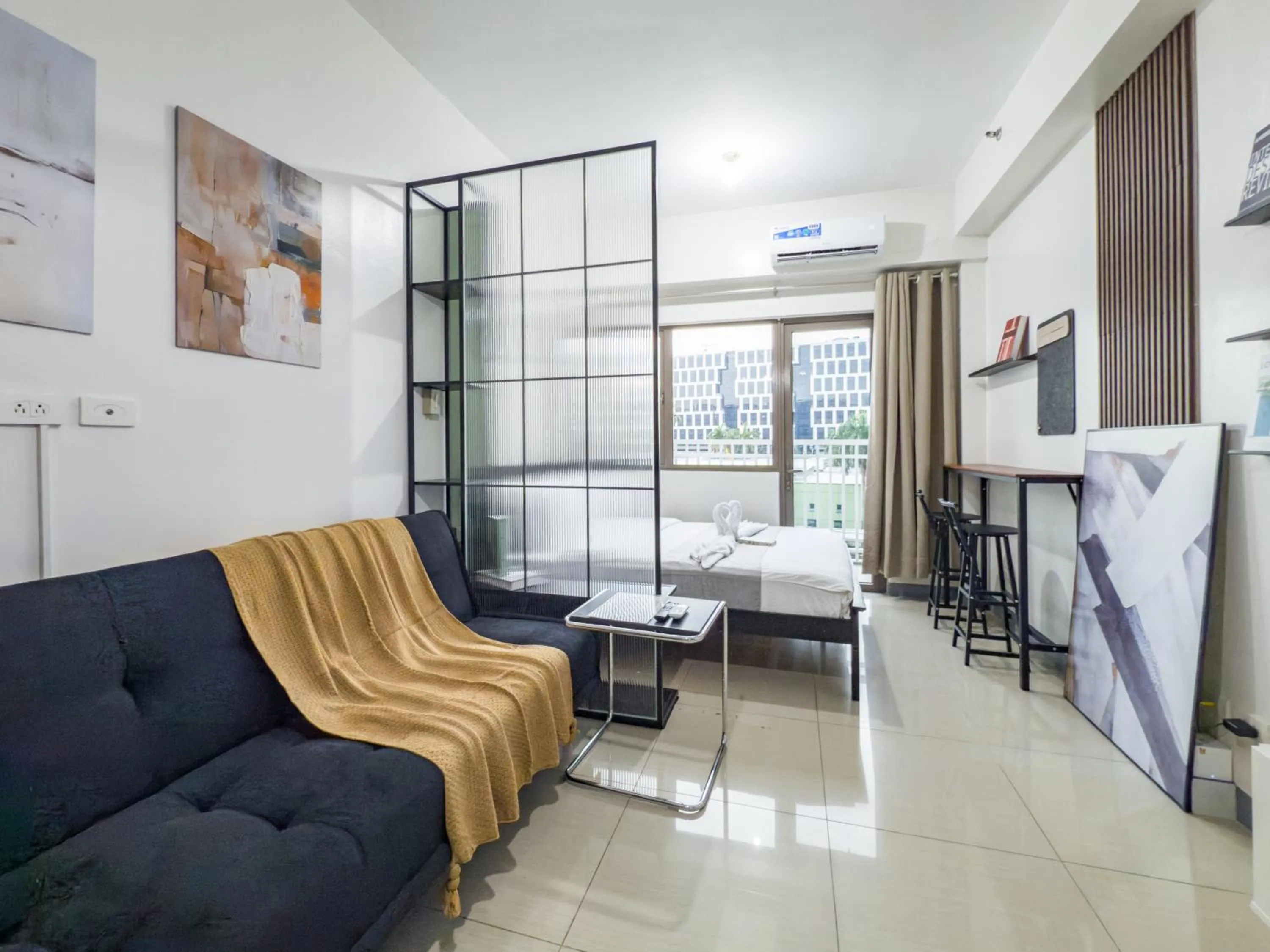 TV and multimedia in GemstoneBR in SMDC Shore Residences