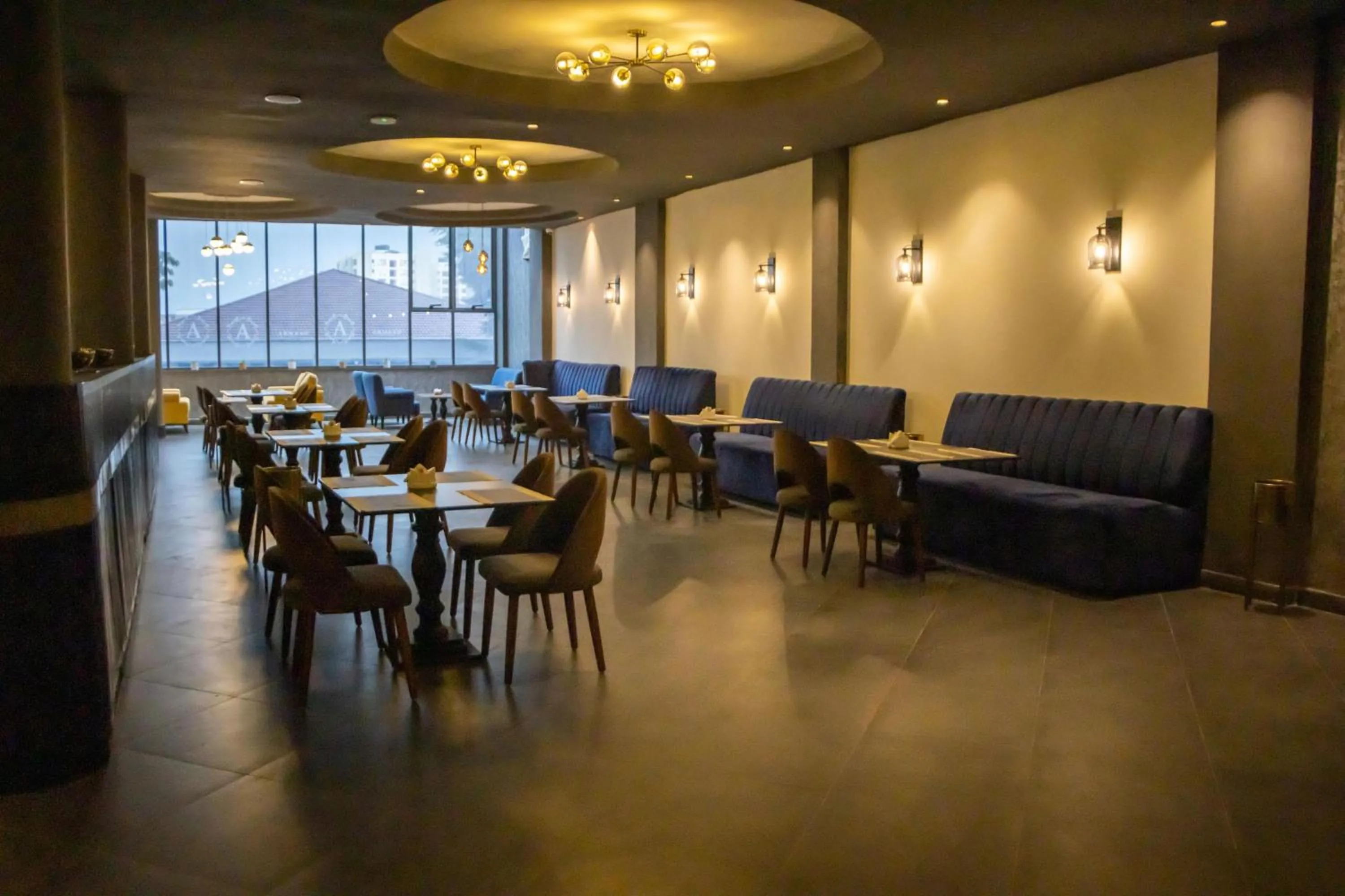 Restaurant/places to eat in The Ivory Hotel