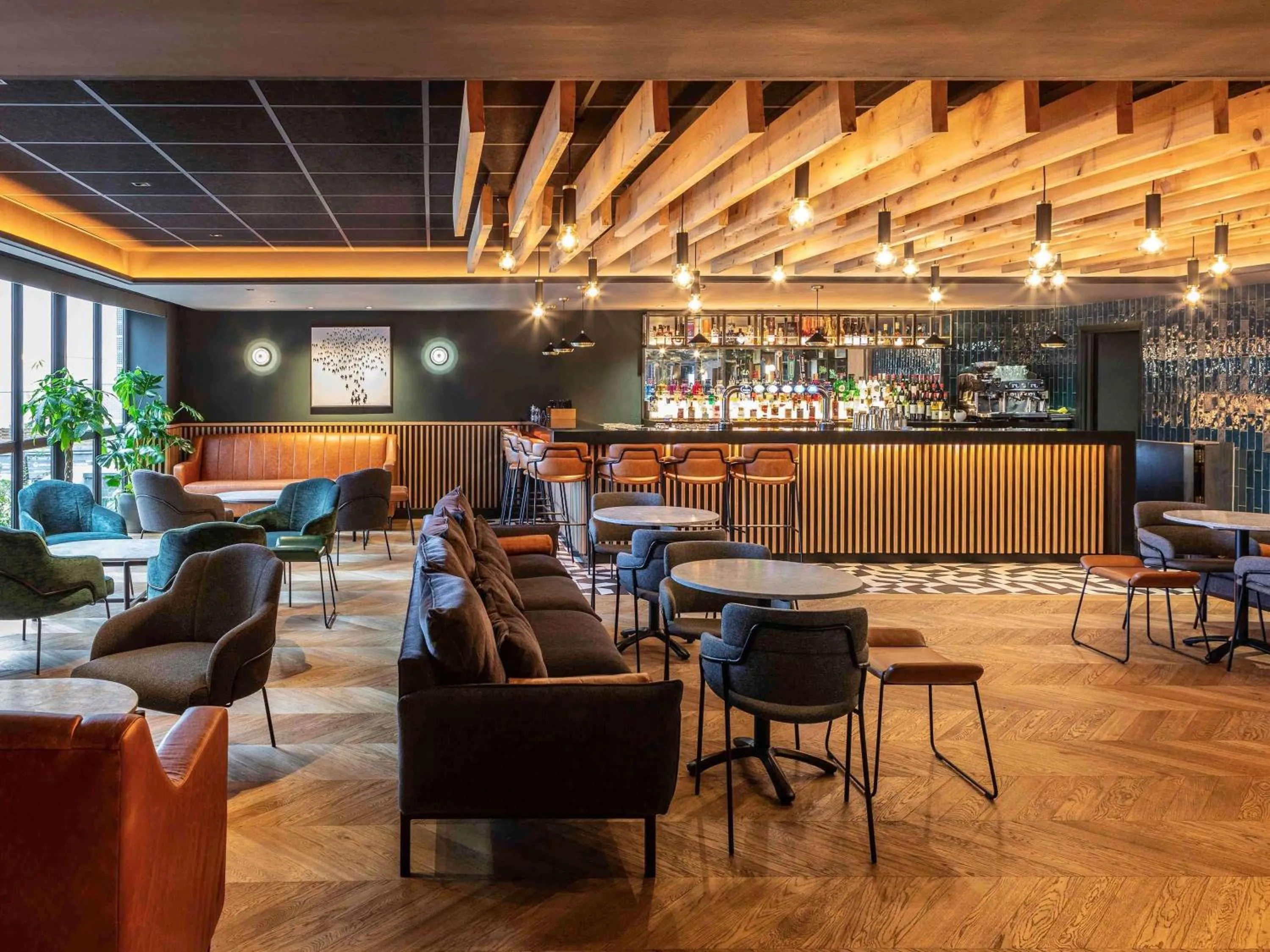 Lounge or bar in Novotel Birmingham Airport Terminal Building - NEC