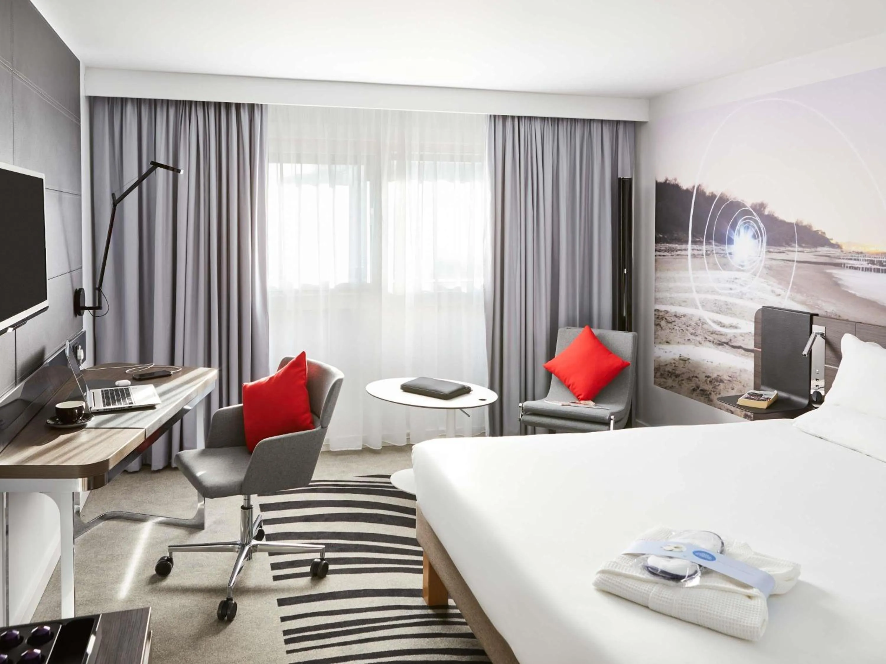 Bedroom in Novotel Birmingham Airport Terminal Building - NEC