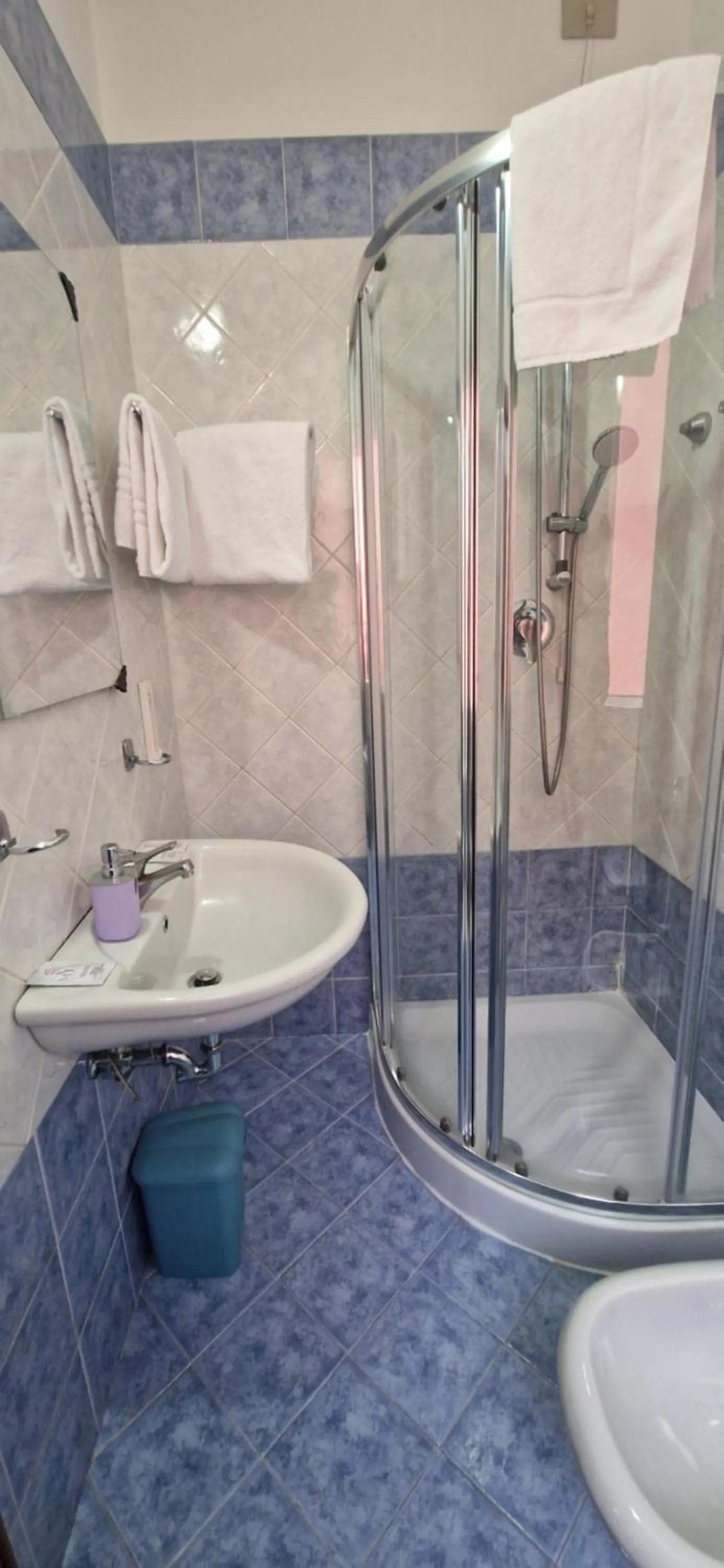 Shower in Hotel Tito