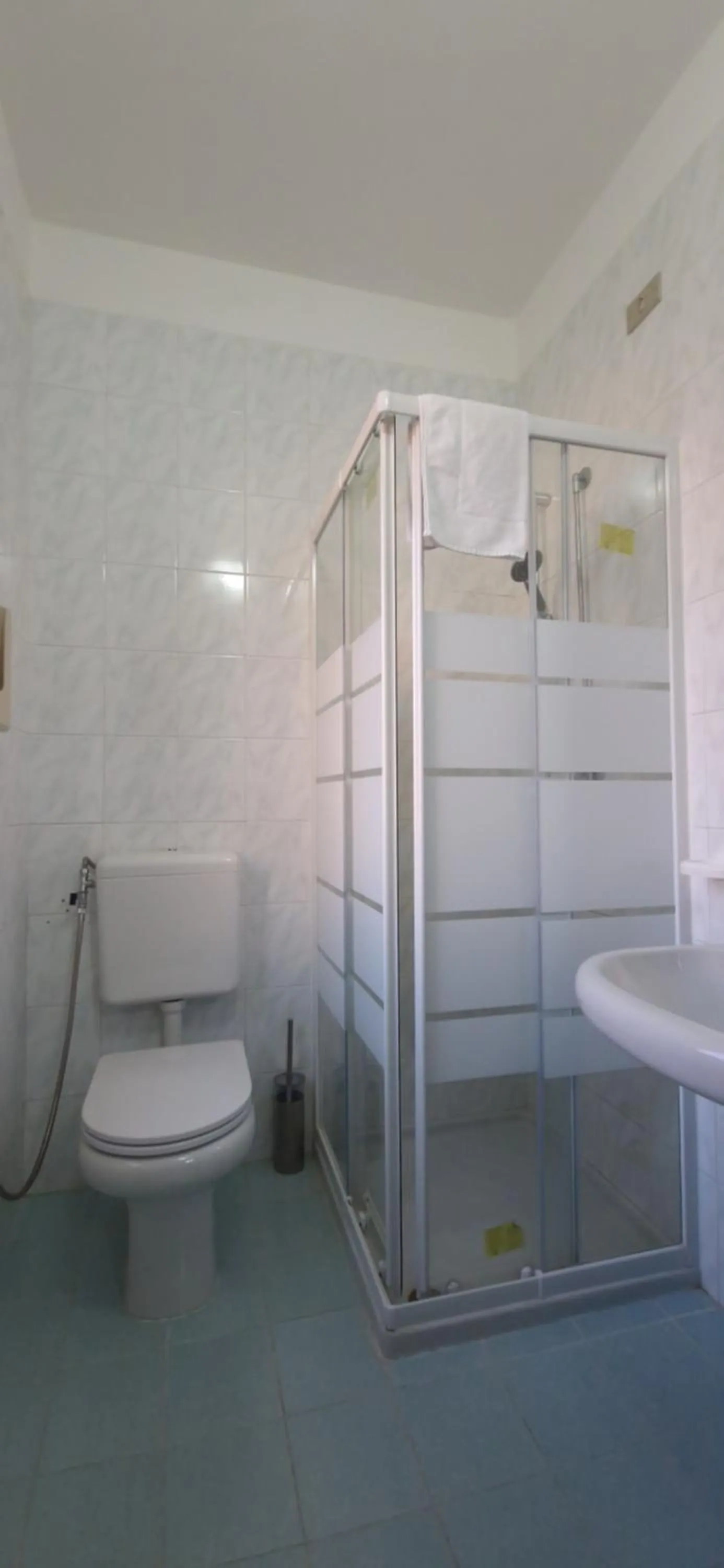 Shower in Hotel Tito