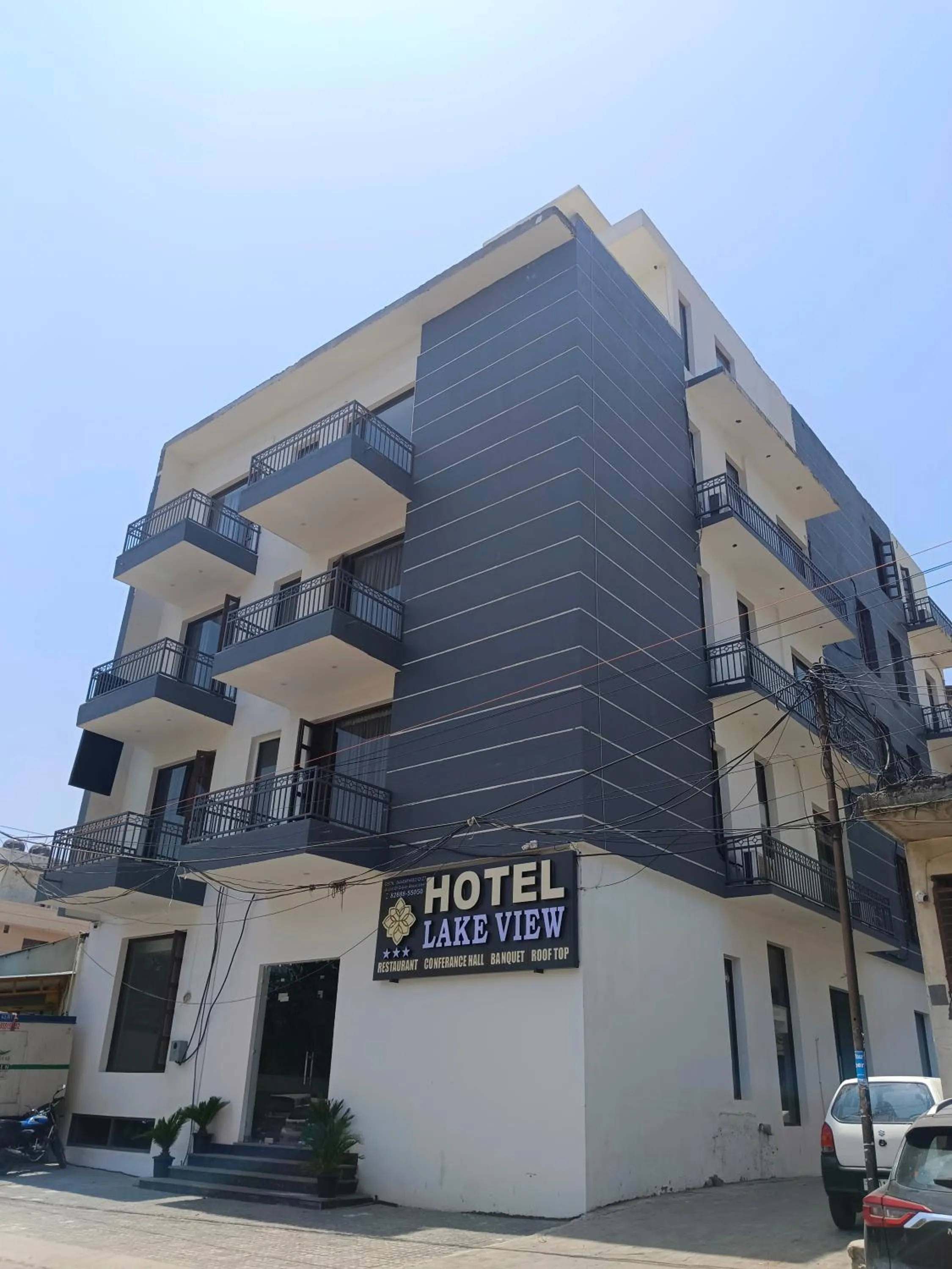 Property building in Hotel Lake View - Near Sukhna Lake