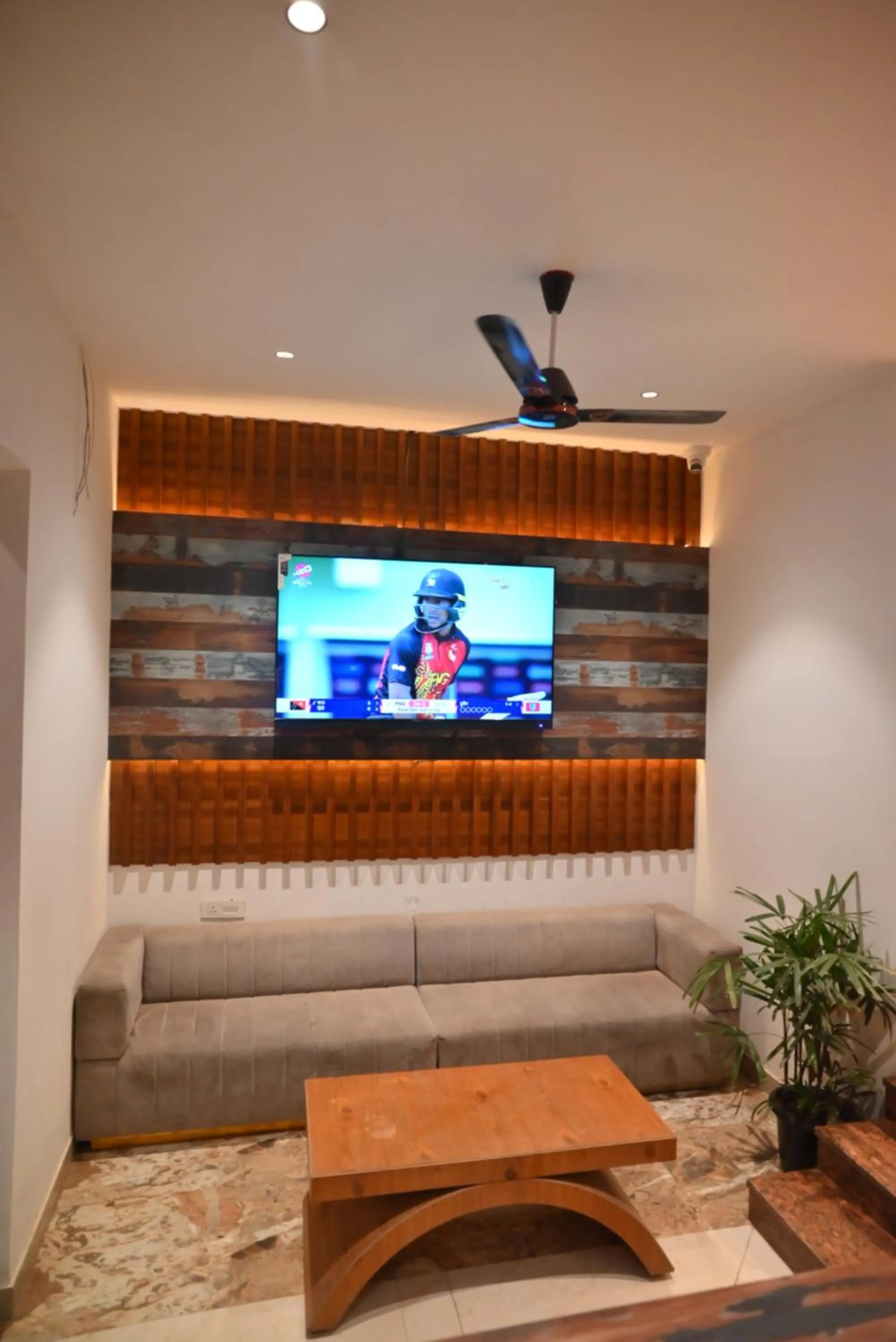 Lobby or reception in Hotel Lake View - Near Sukhna Lake