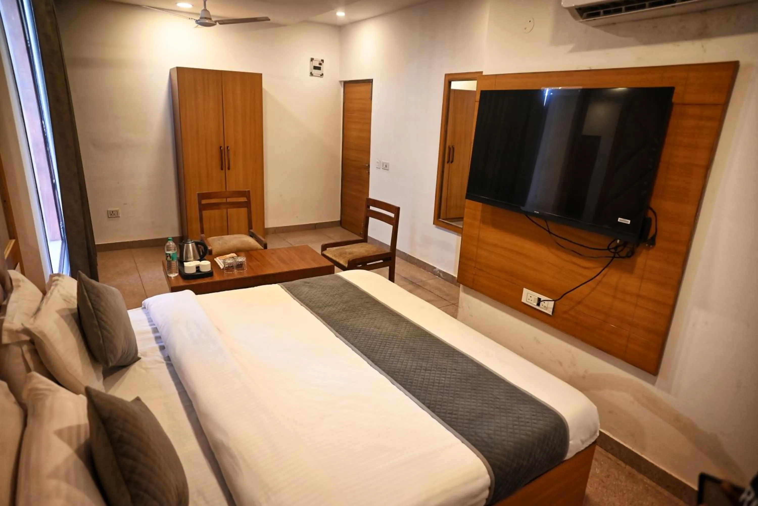 View (from property/room), Bed in Hotel Lake View - Near Sukhna Lake