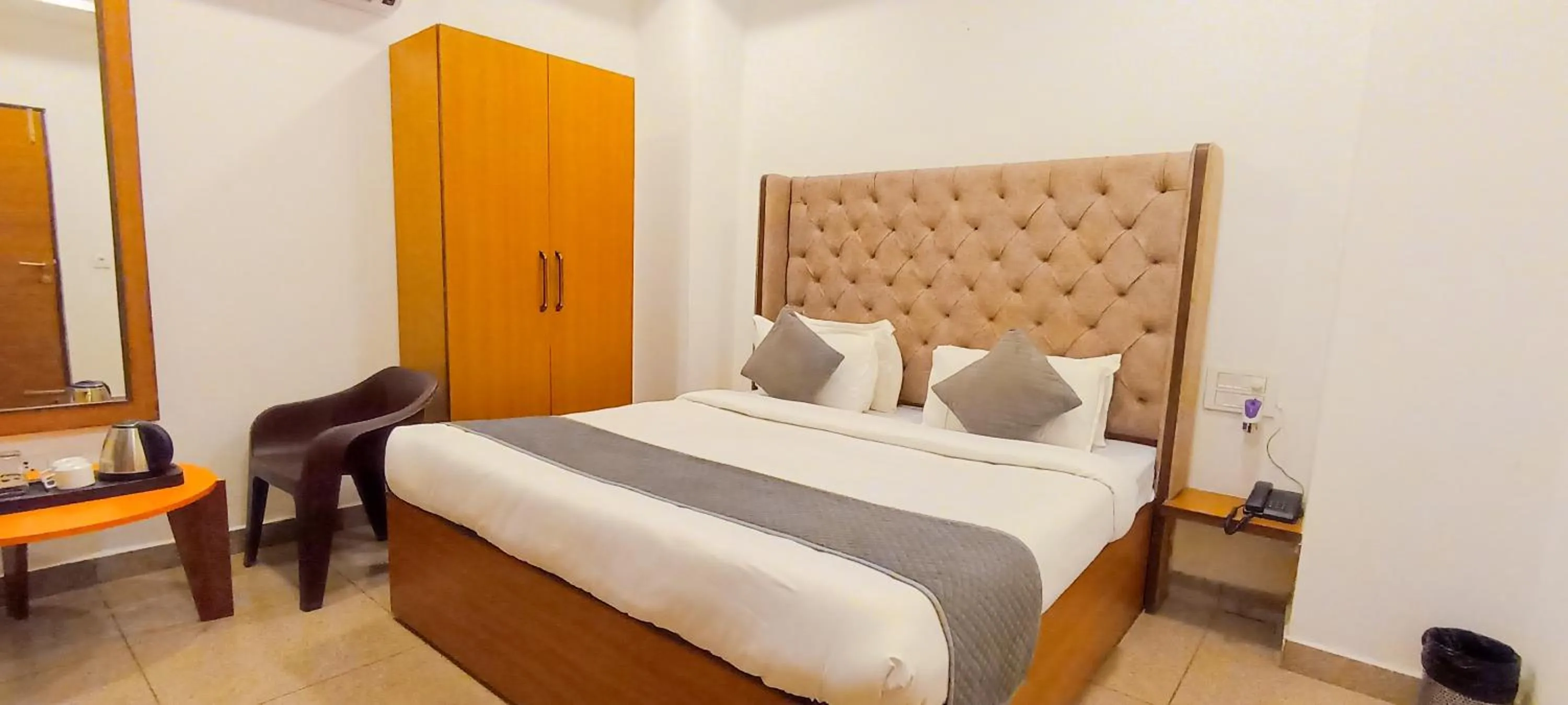 View (from property/room), Bed in Hotel Lake View - Near Sukhna Lake