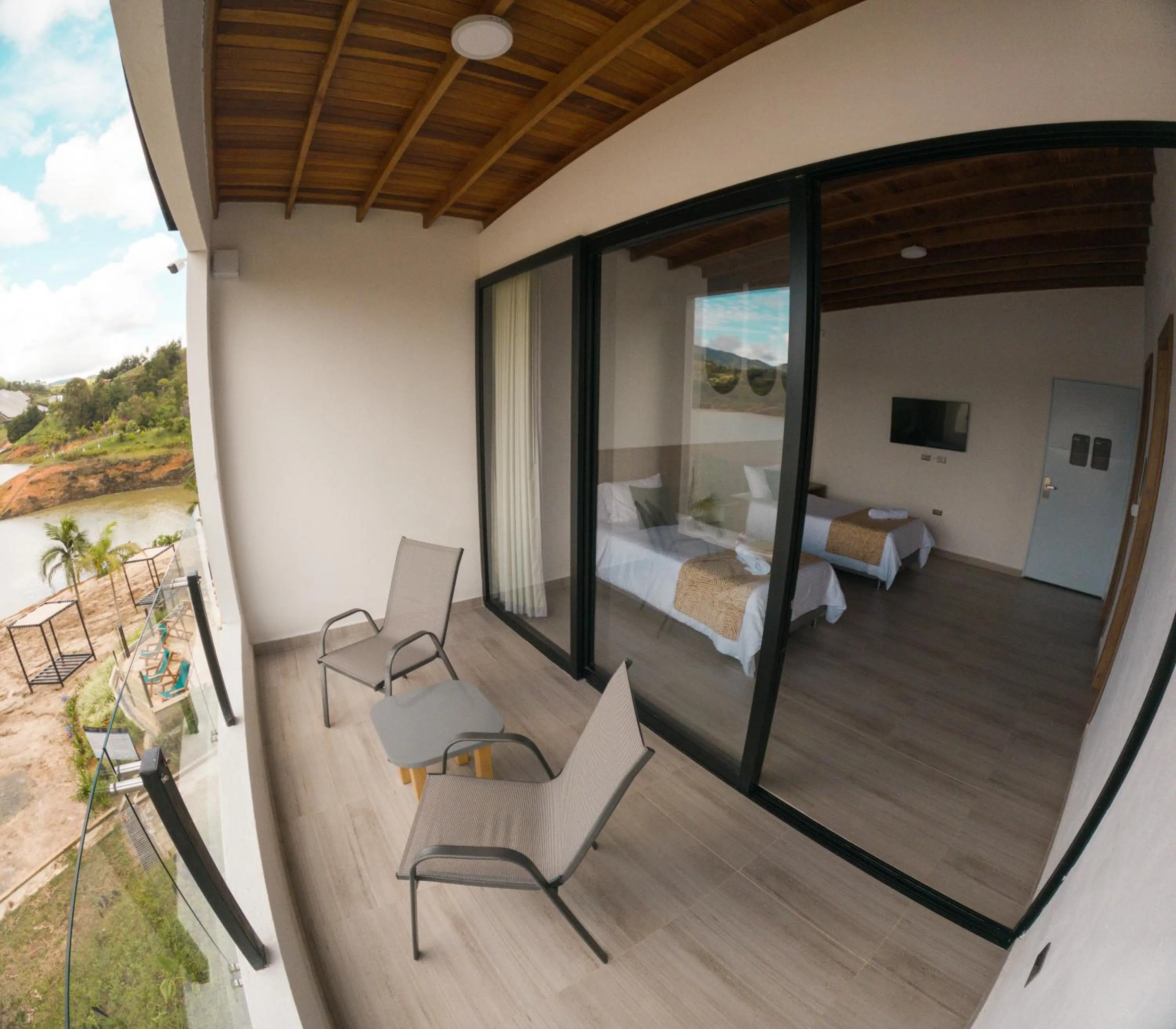 Day in Viajero Guatapé Hostel & Lake Club